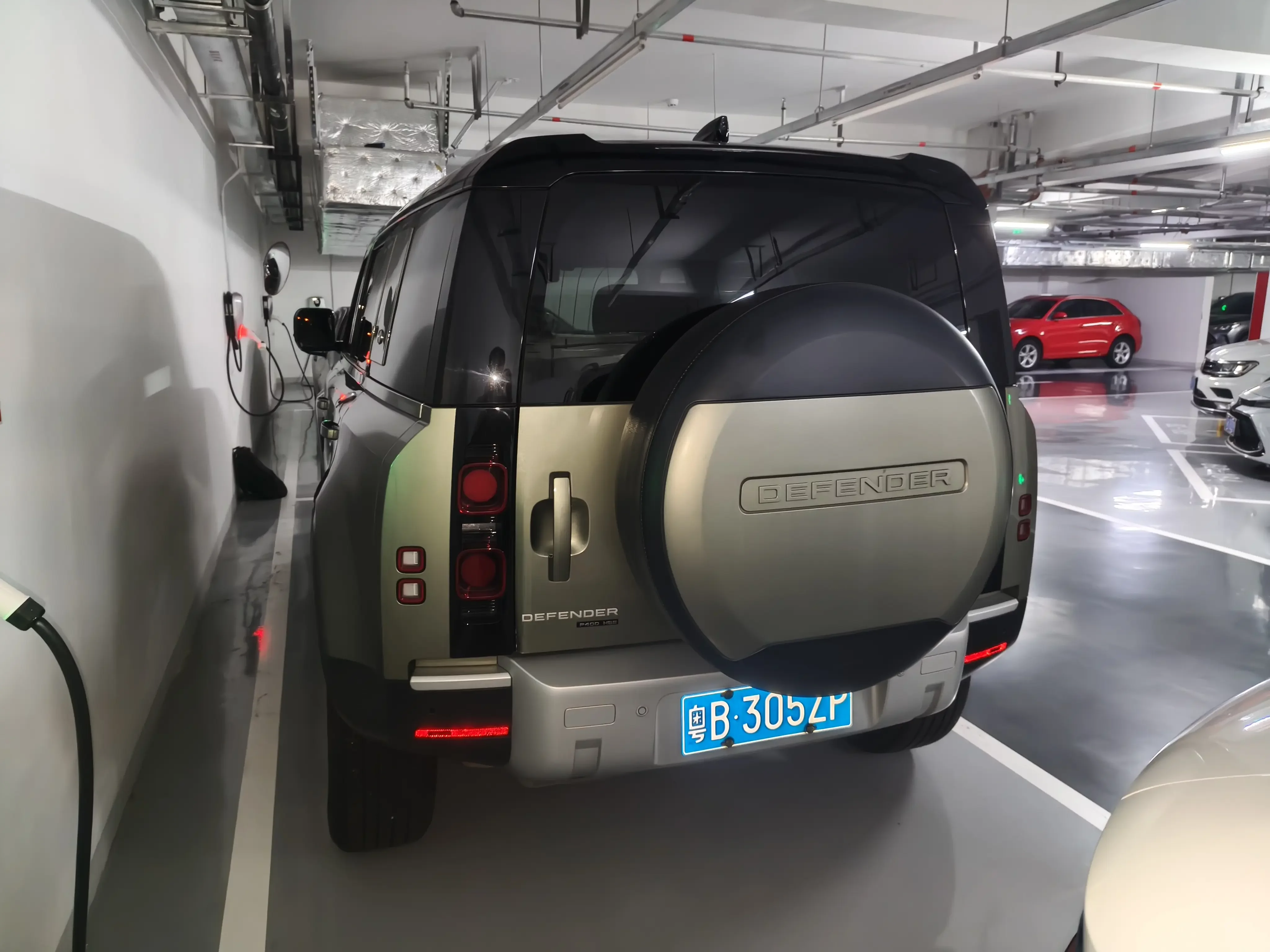 Land Rover Defender