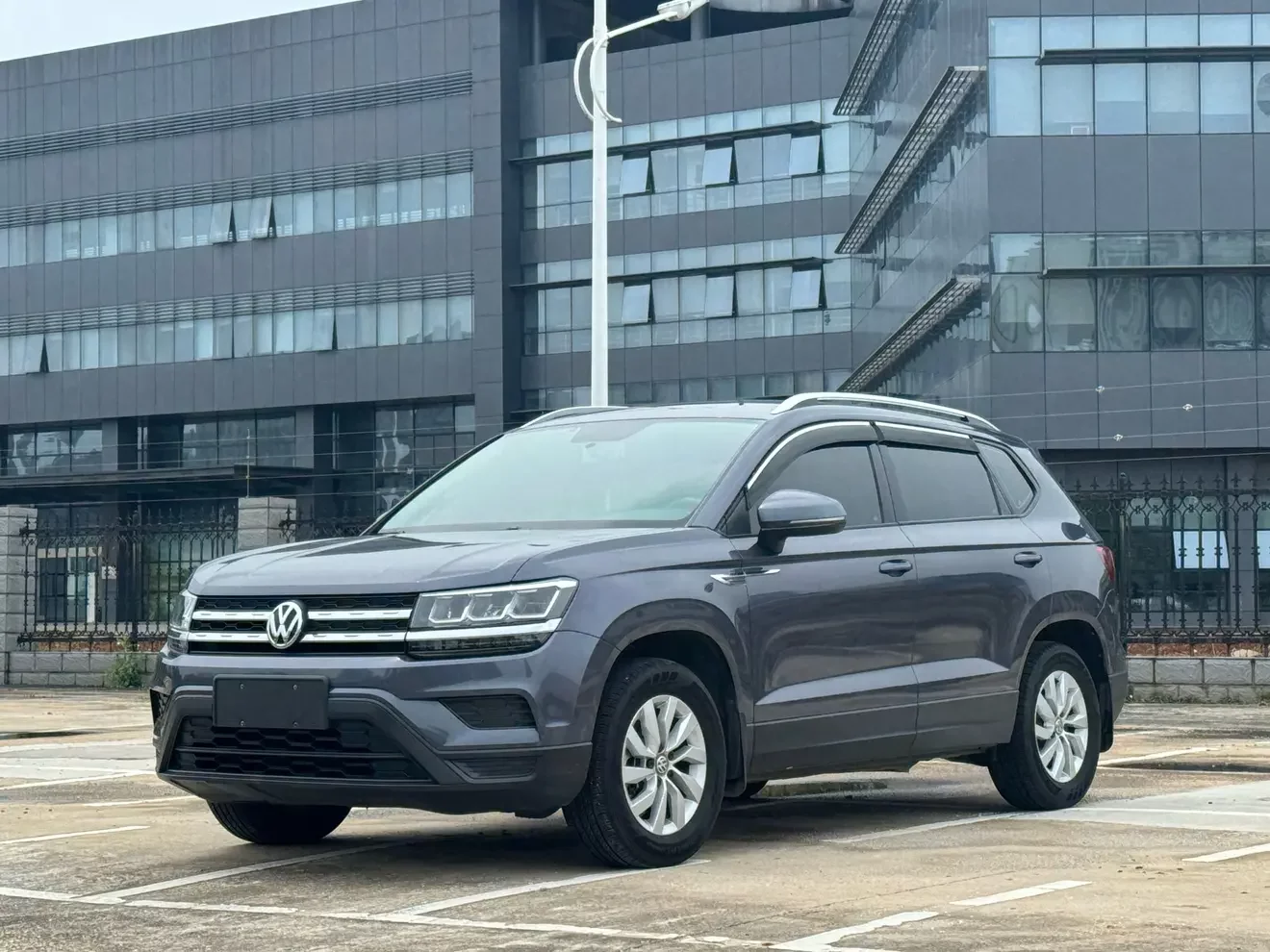 Volkswagen Tharu