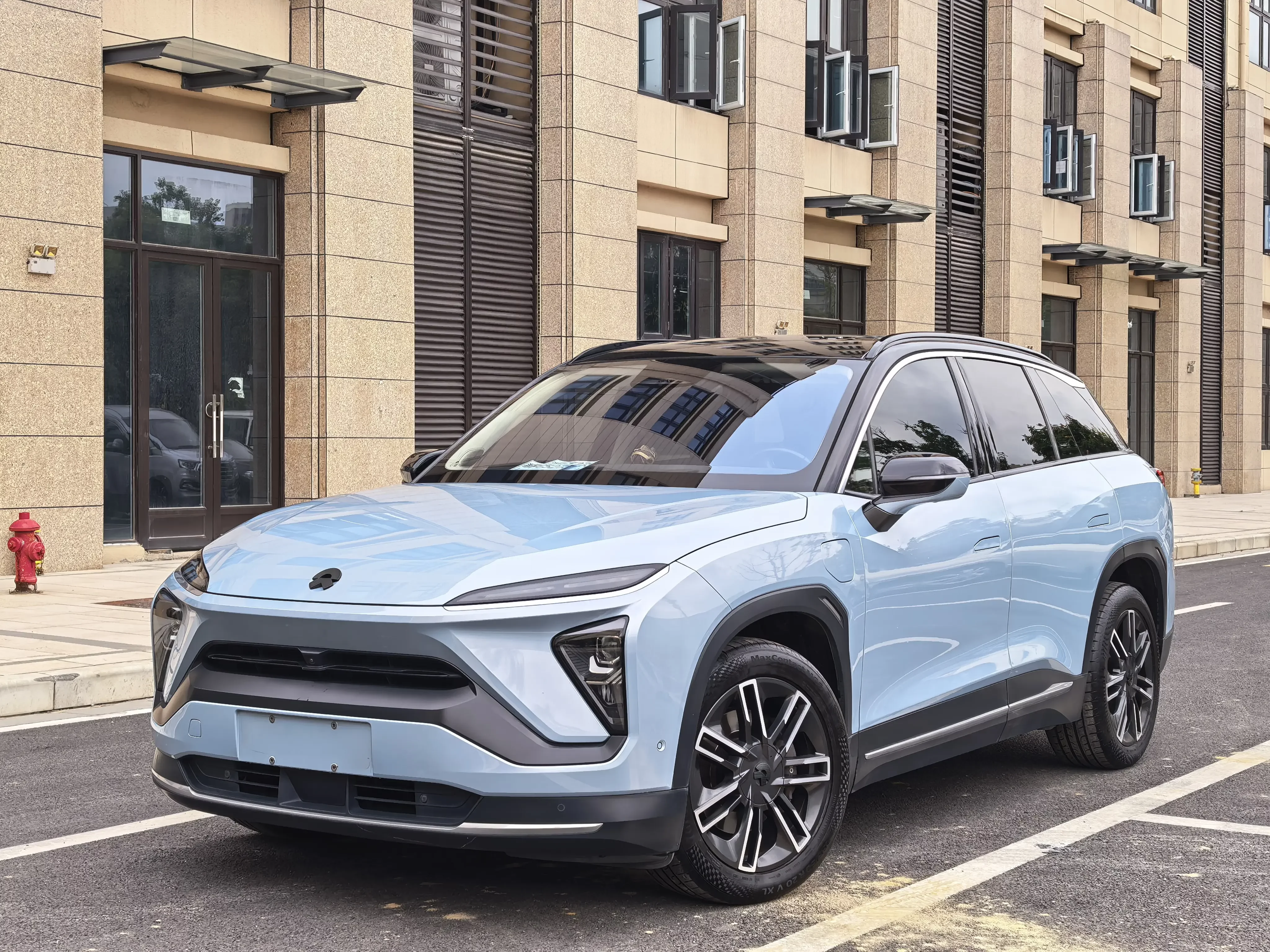 NIO ES6