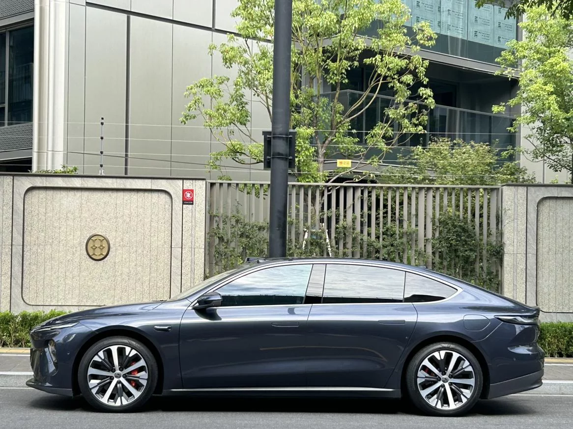 NIO ET7
