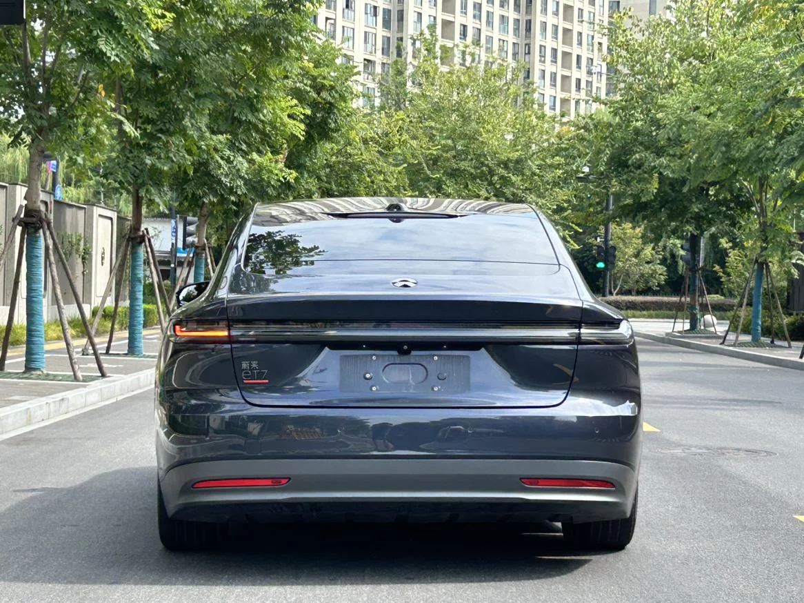 NIO ET7