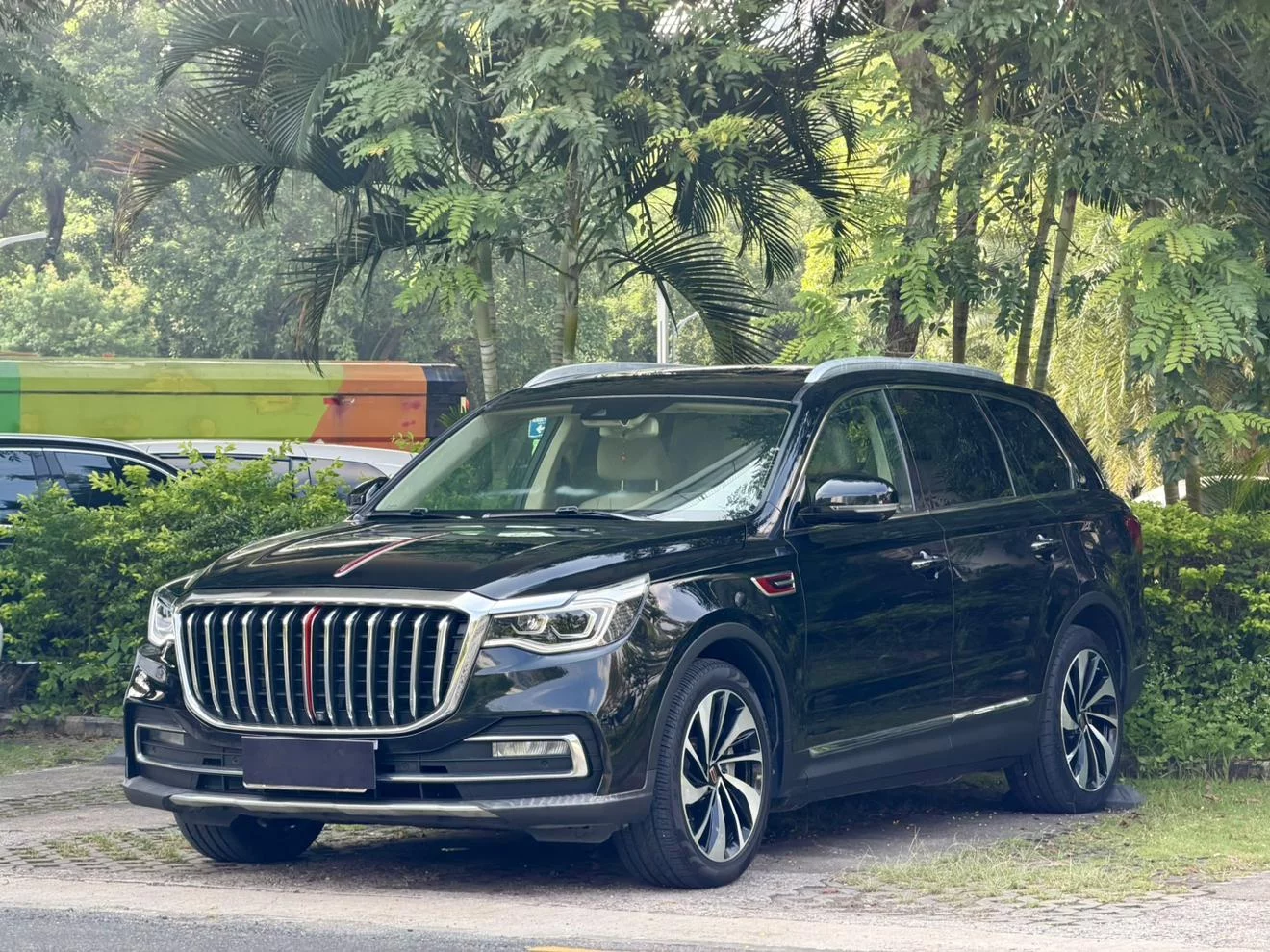 Hongqi HS7