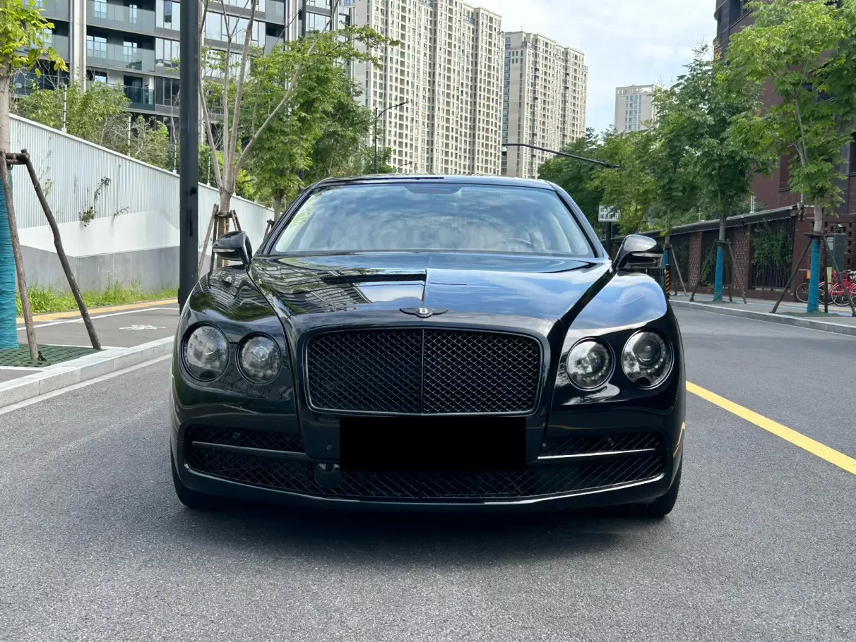 Bentley Flying Spur  из Китая