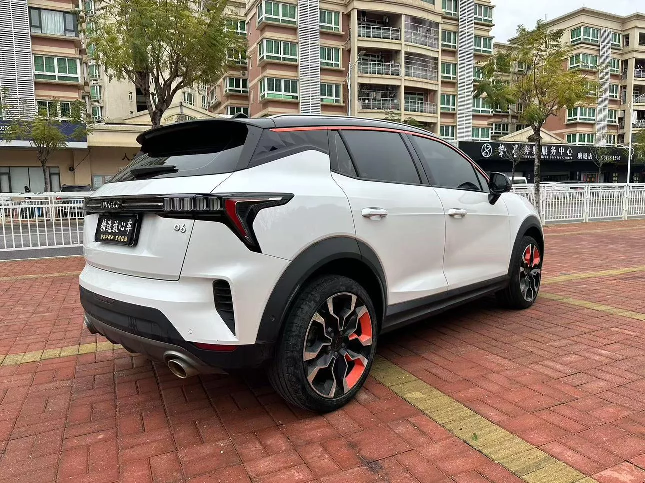 Lynk & Co 06