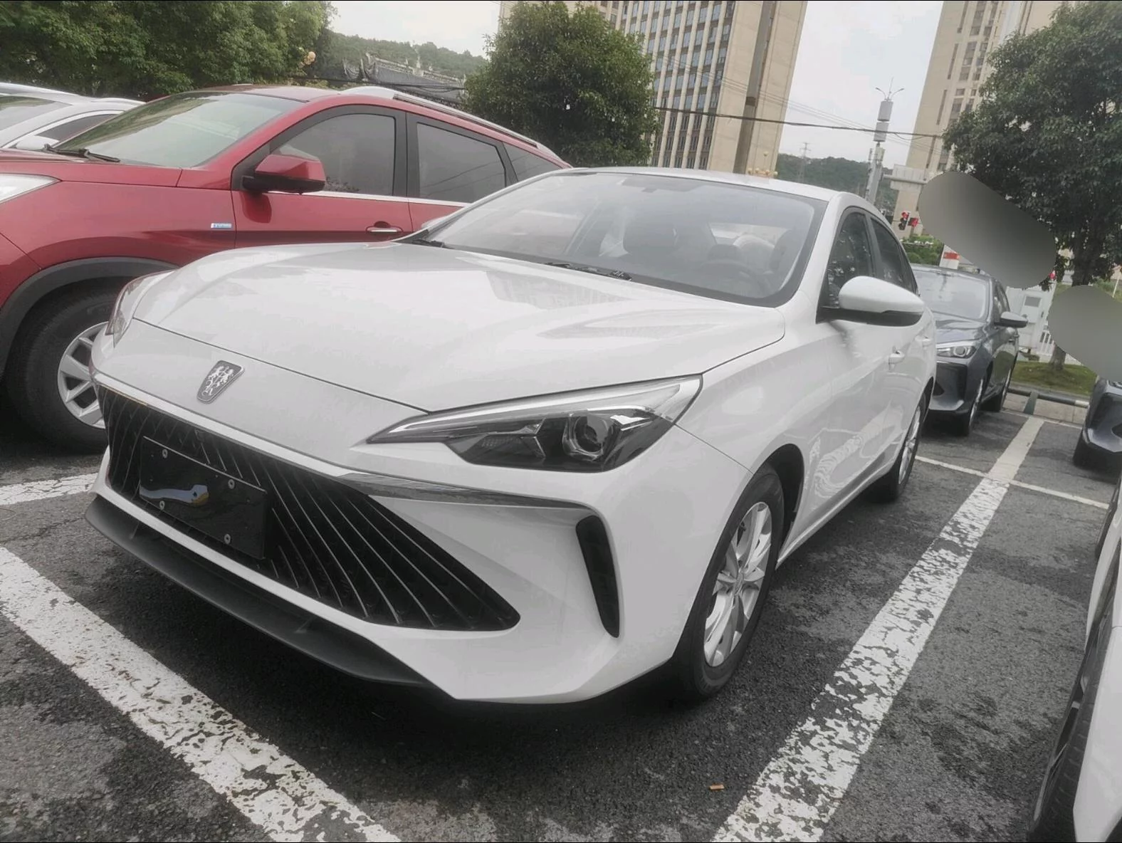 Roewe i5