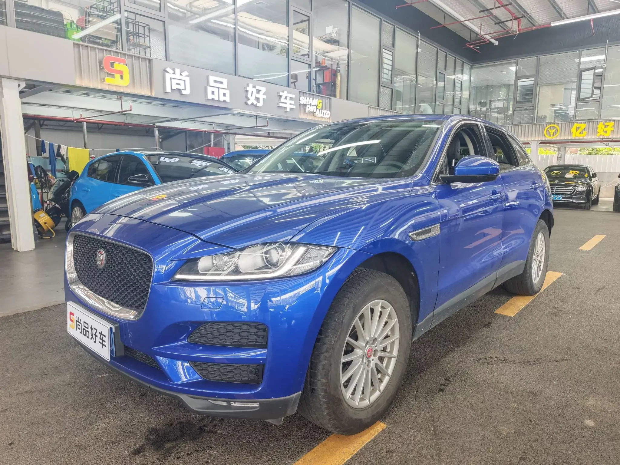 Jaguar F-PACE