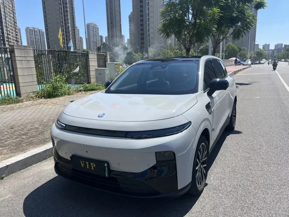 Leapmotor B10
