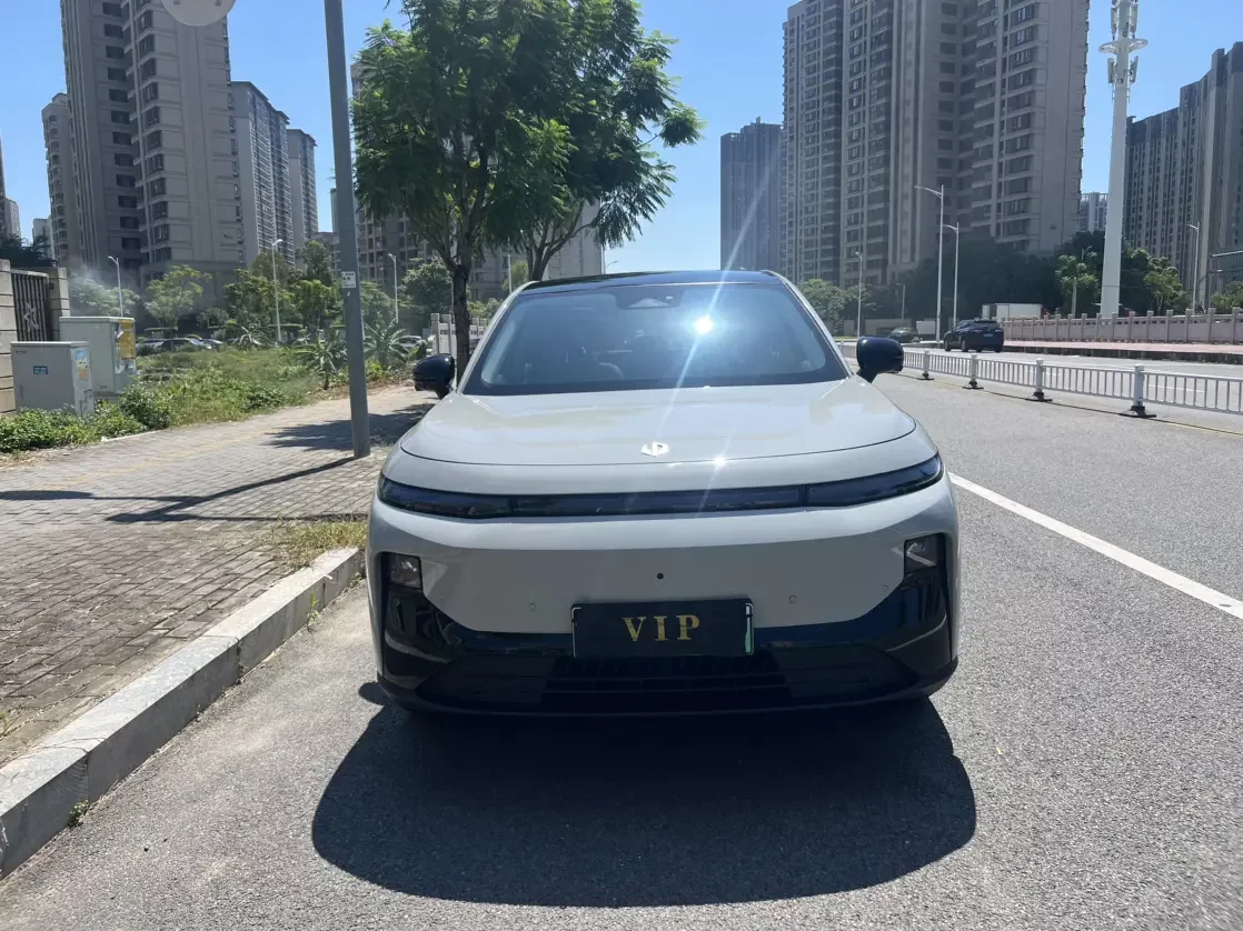 Leapmotor B10