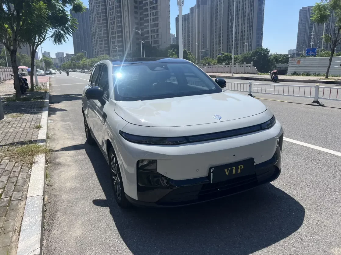 Leapmotor B10
