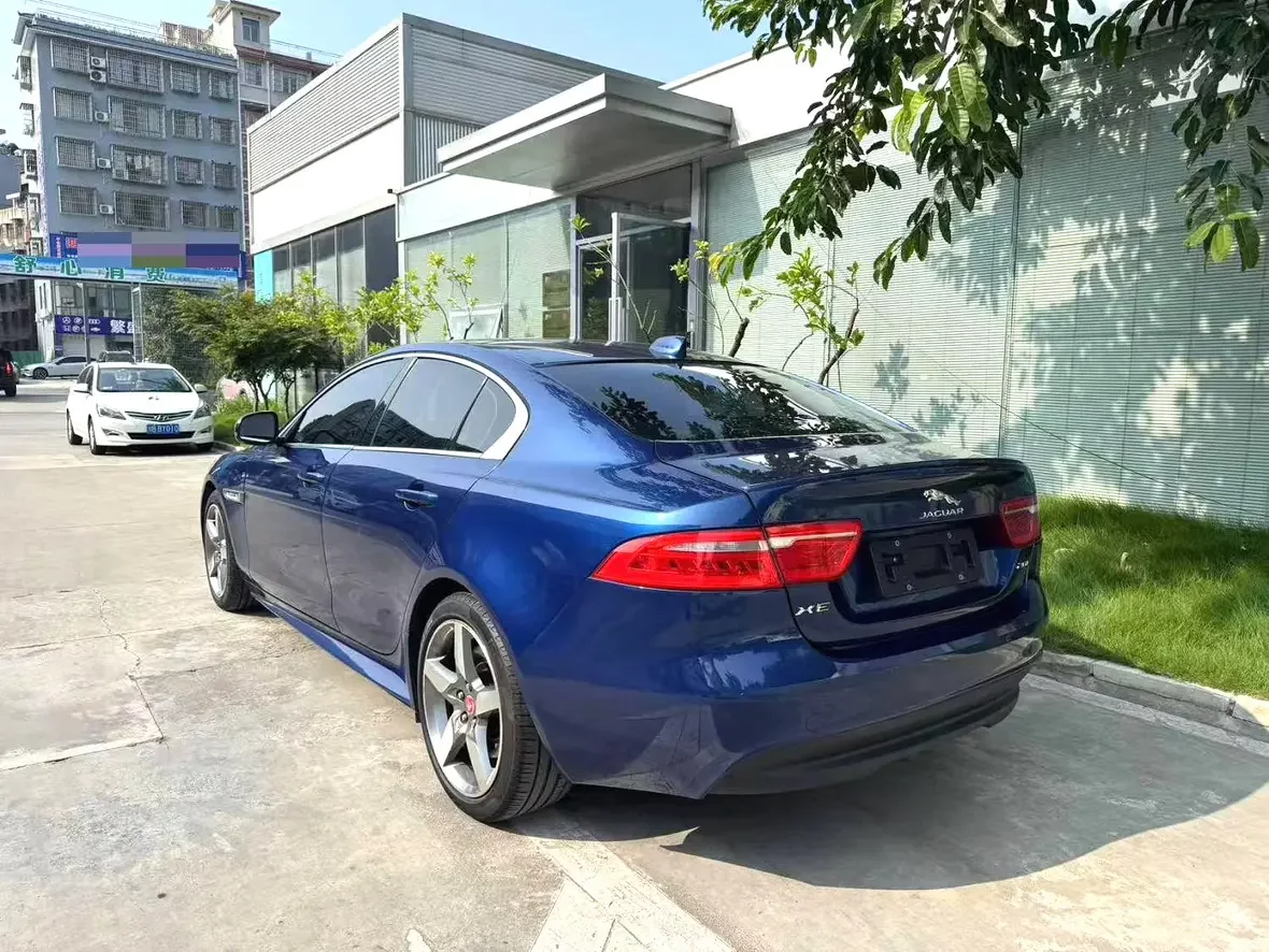Jaguar XE
