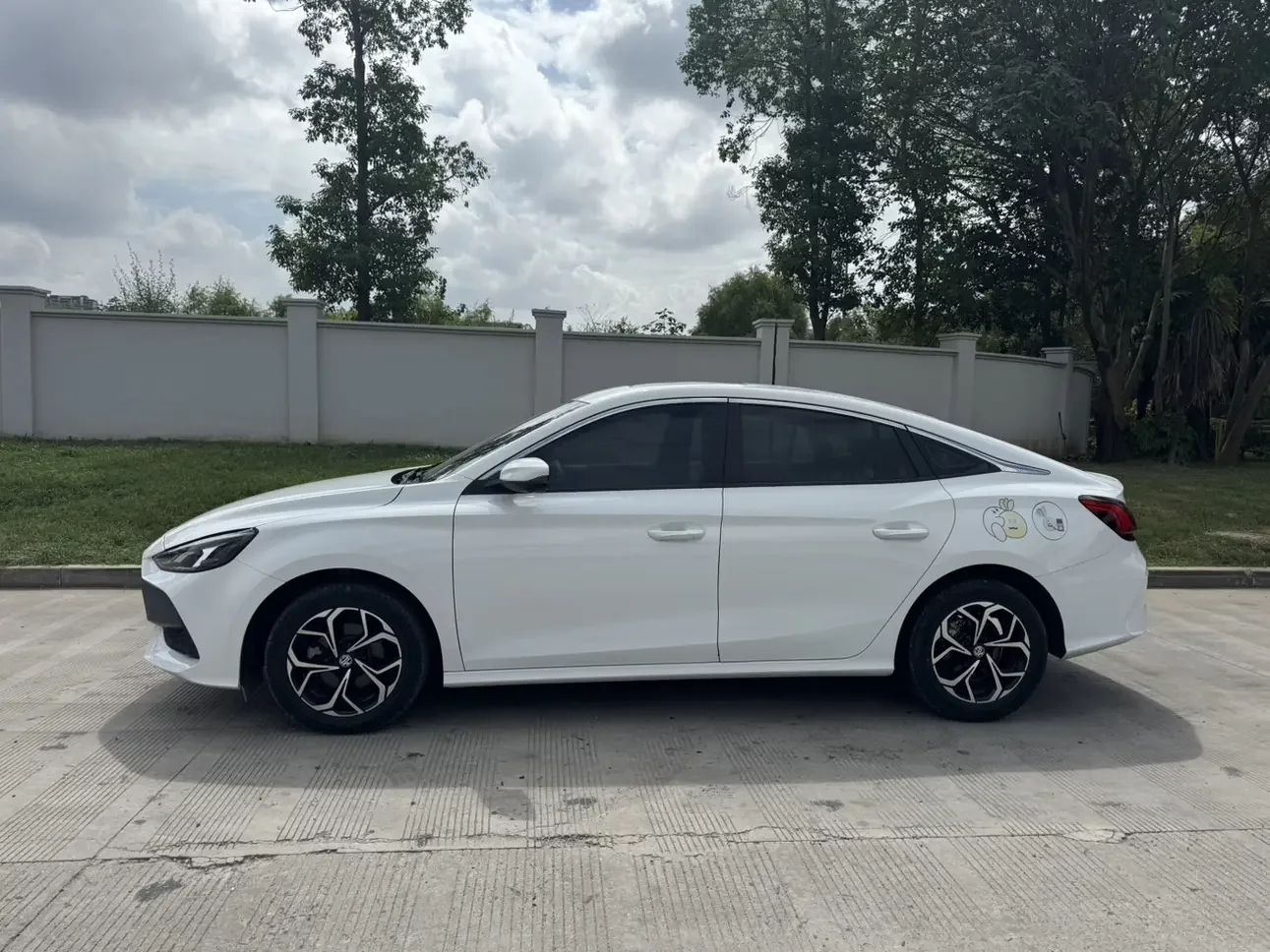MG 5