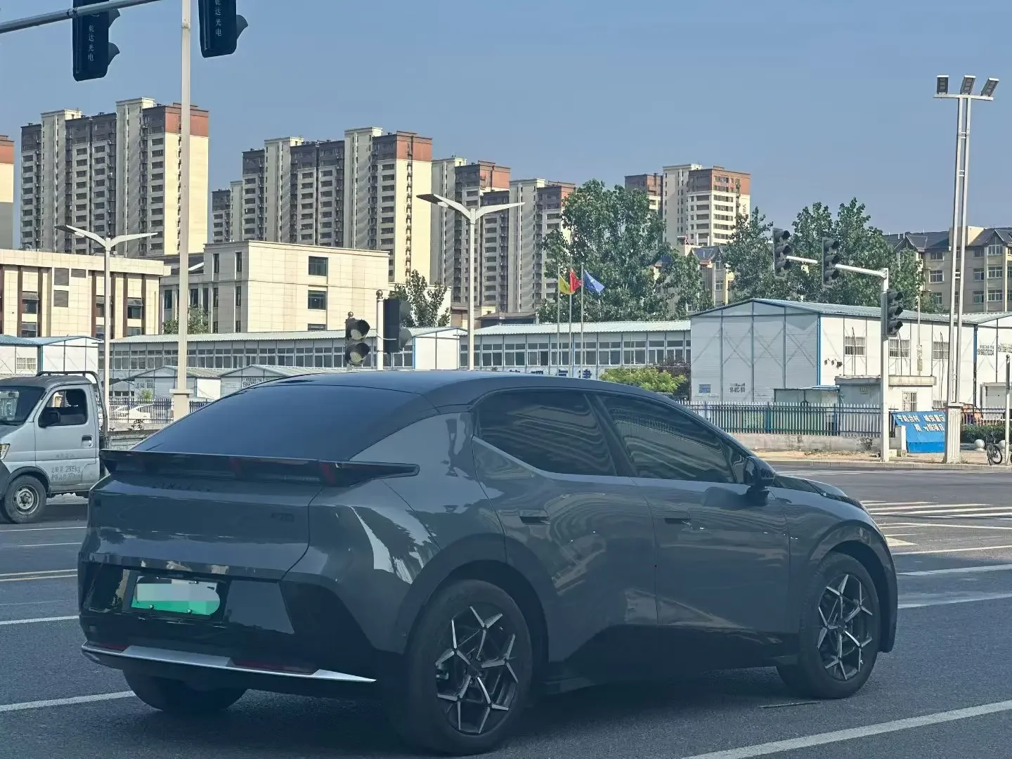 Lynk & Co Z20