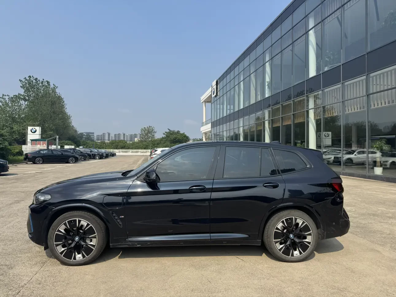 BMW iX3