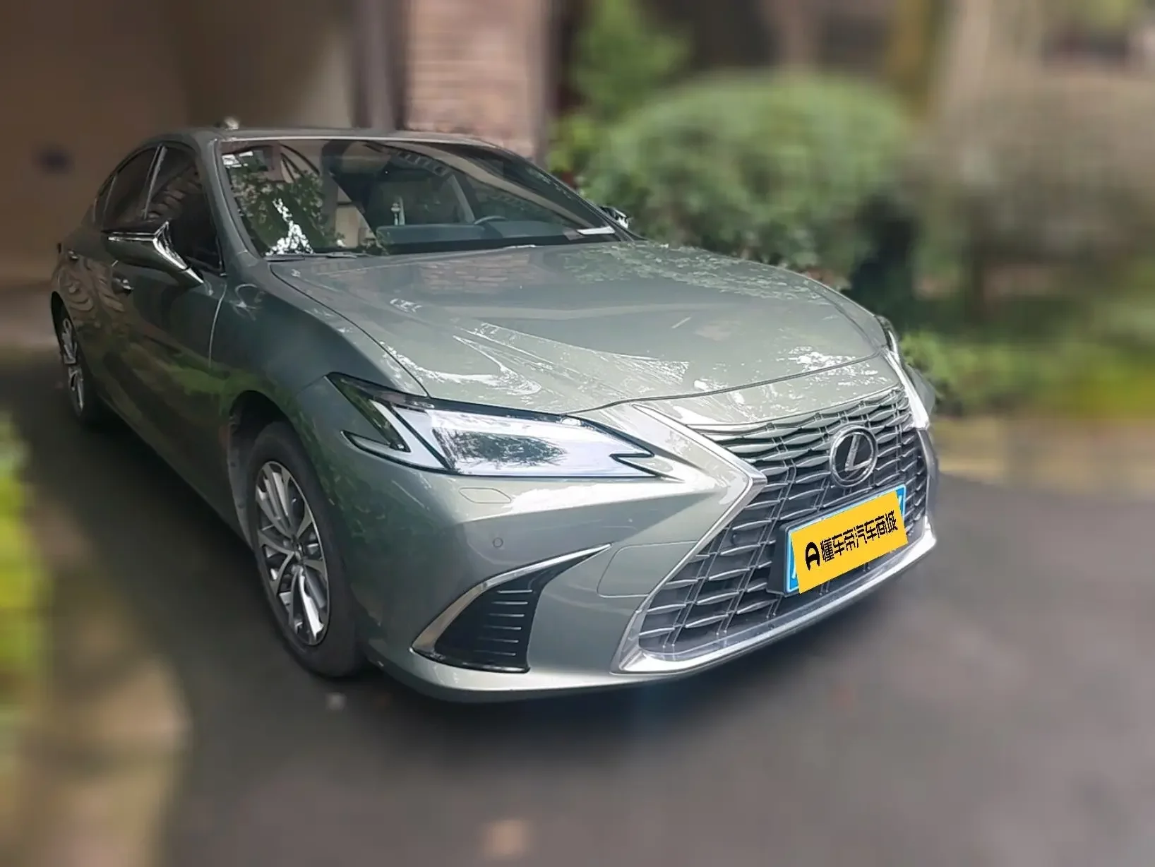 Lexus ES