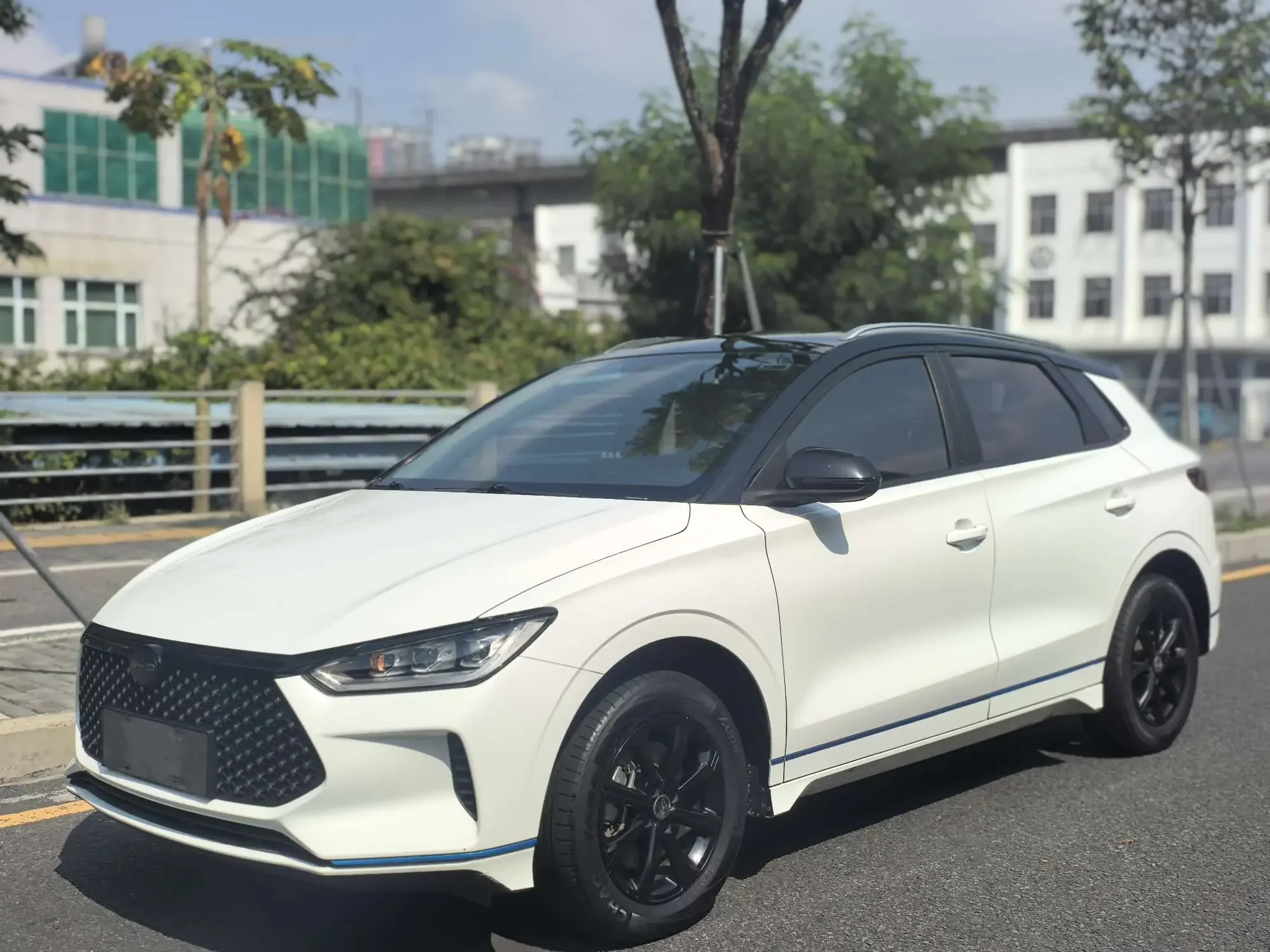 BYD e2