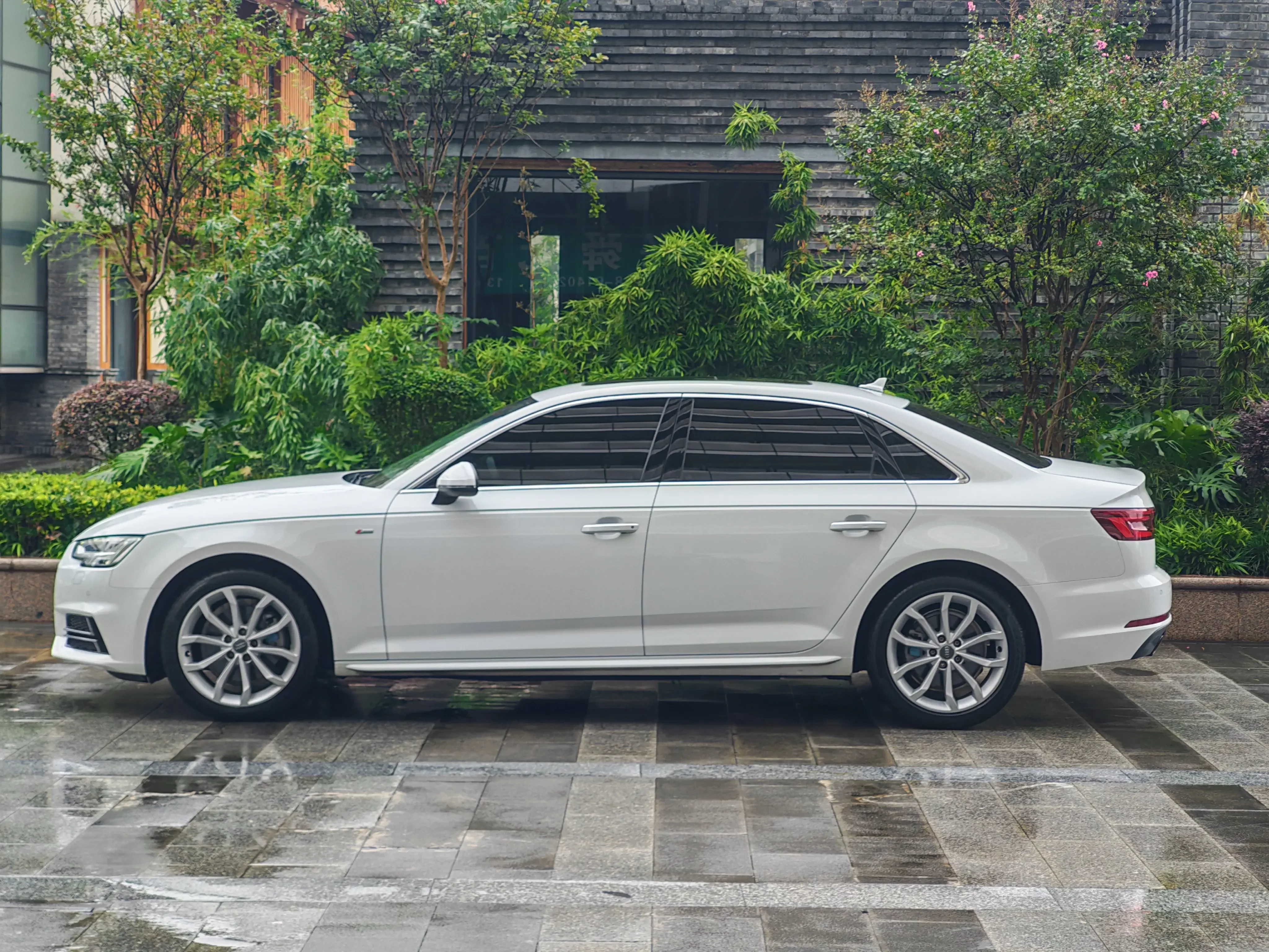 Audi A4L