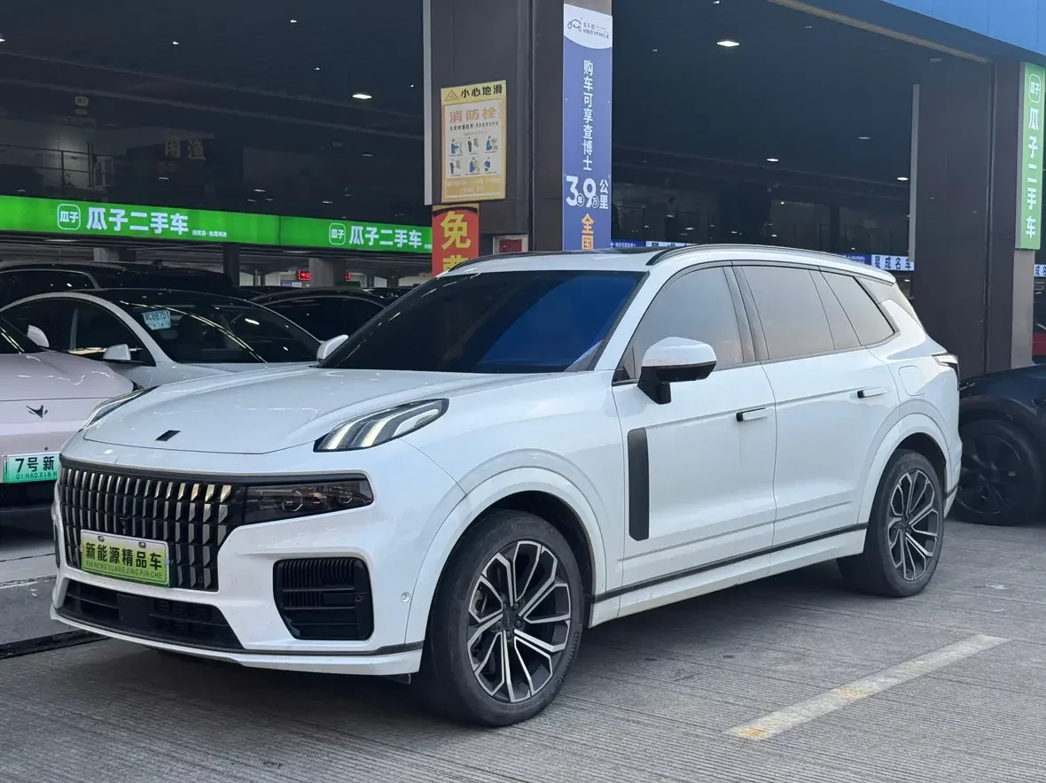 Lynk & Co 09 EM-P