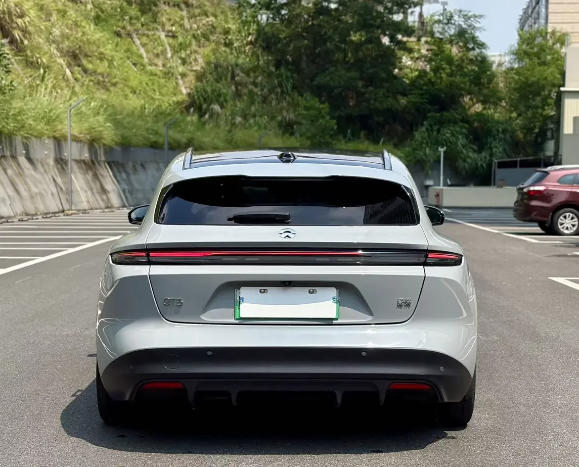 NIO ET5T