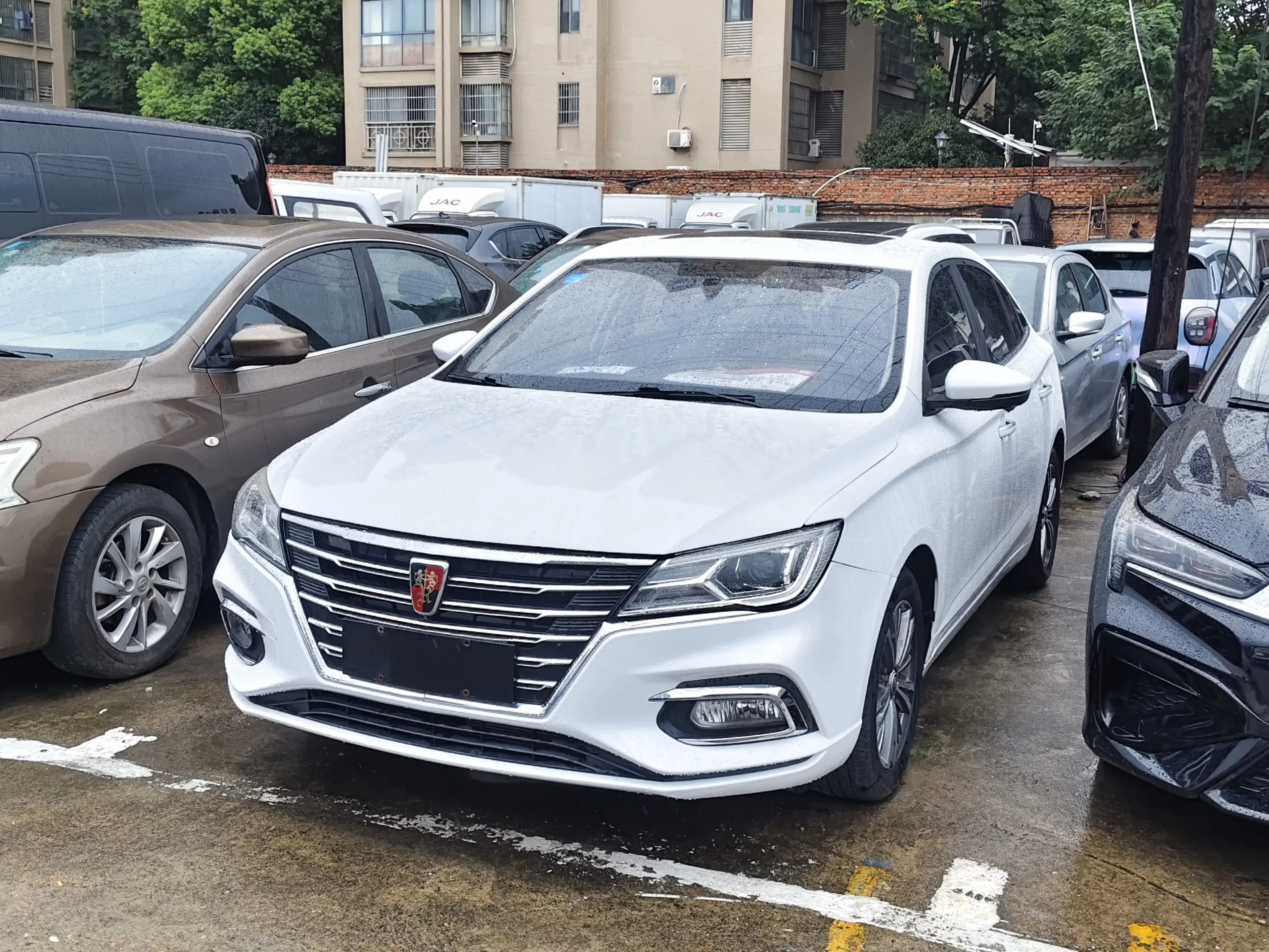 Roewe i5