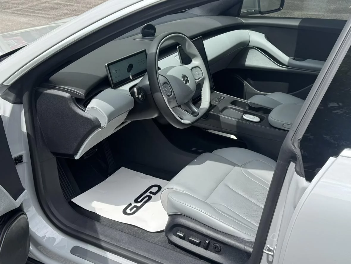 NIO ET5