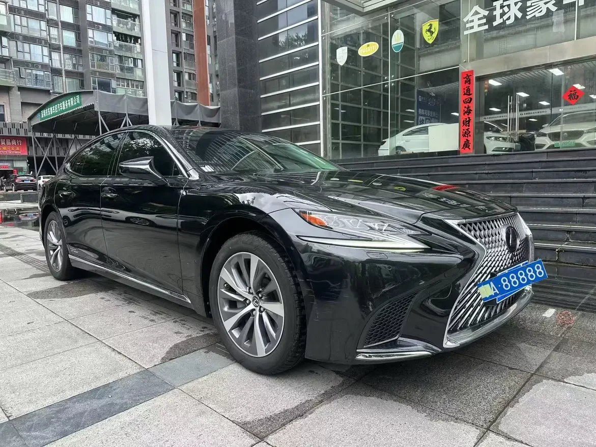 Lexus LS