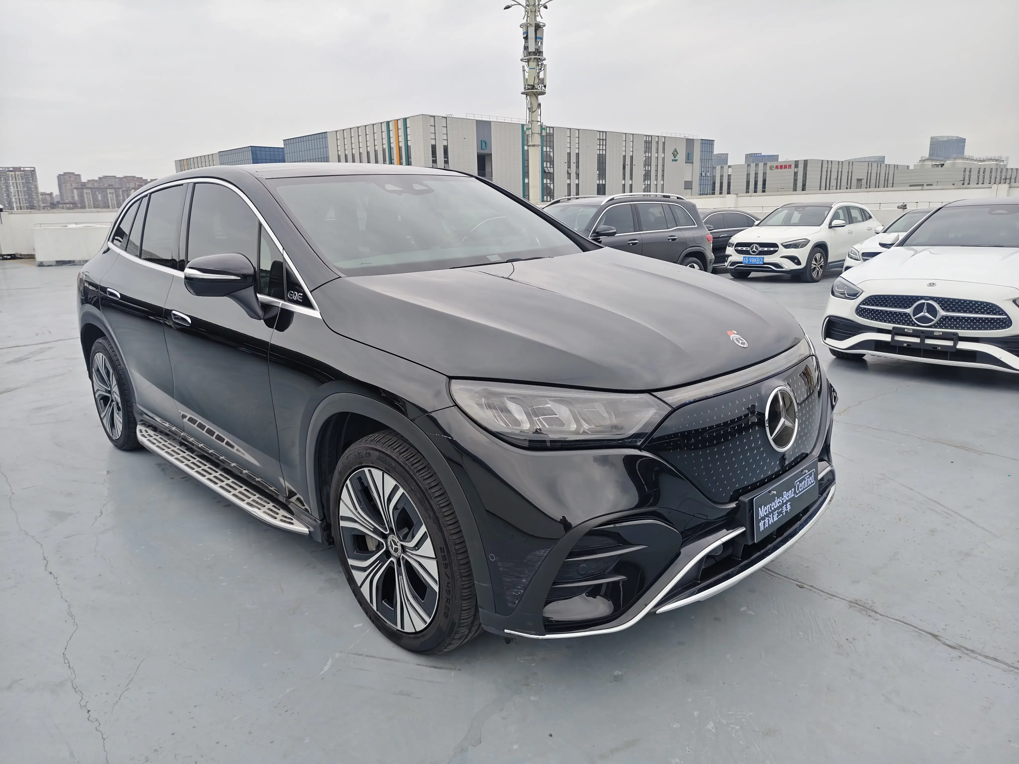 Mercedes-Benz EQE SUV