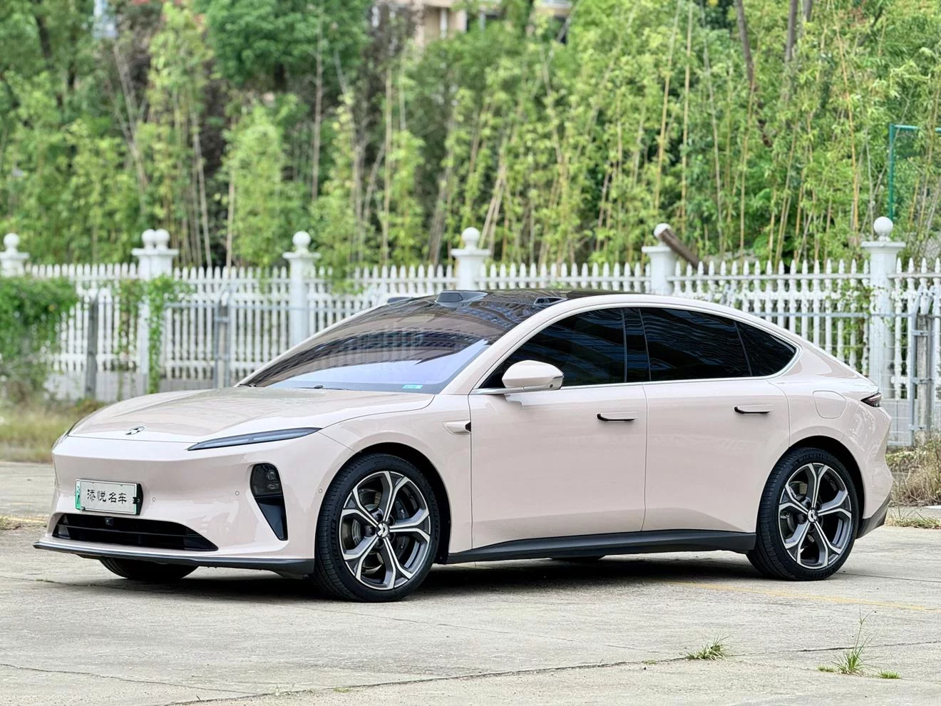 NIO ET5