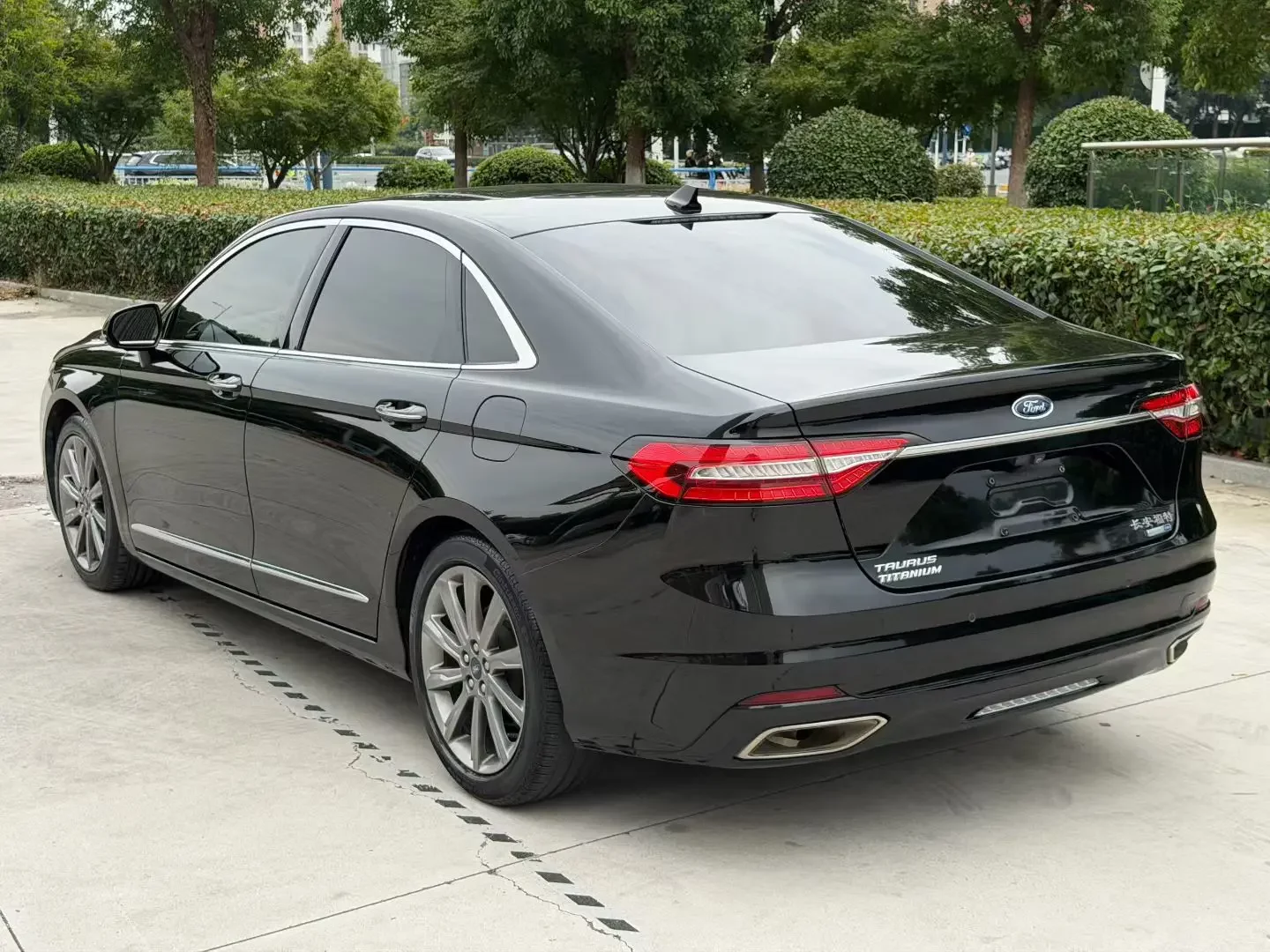 Ford Taurus