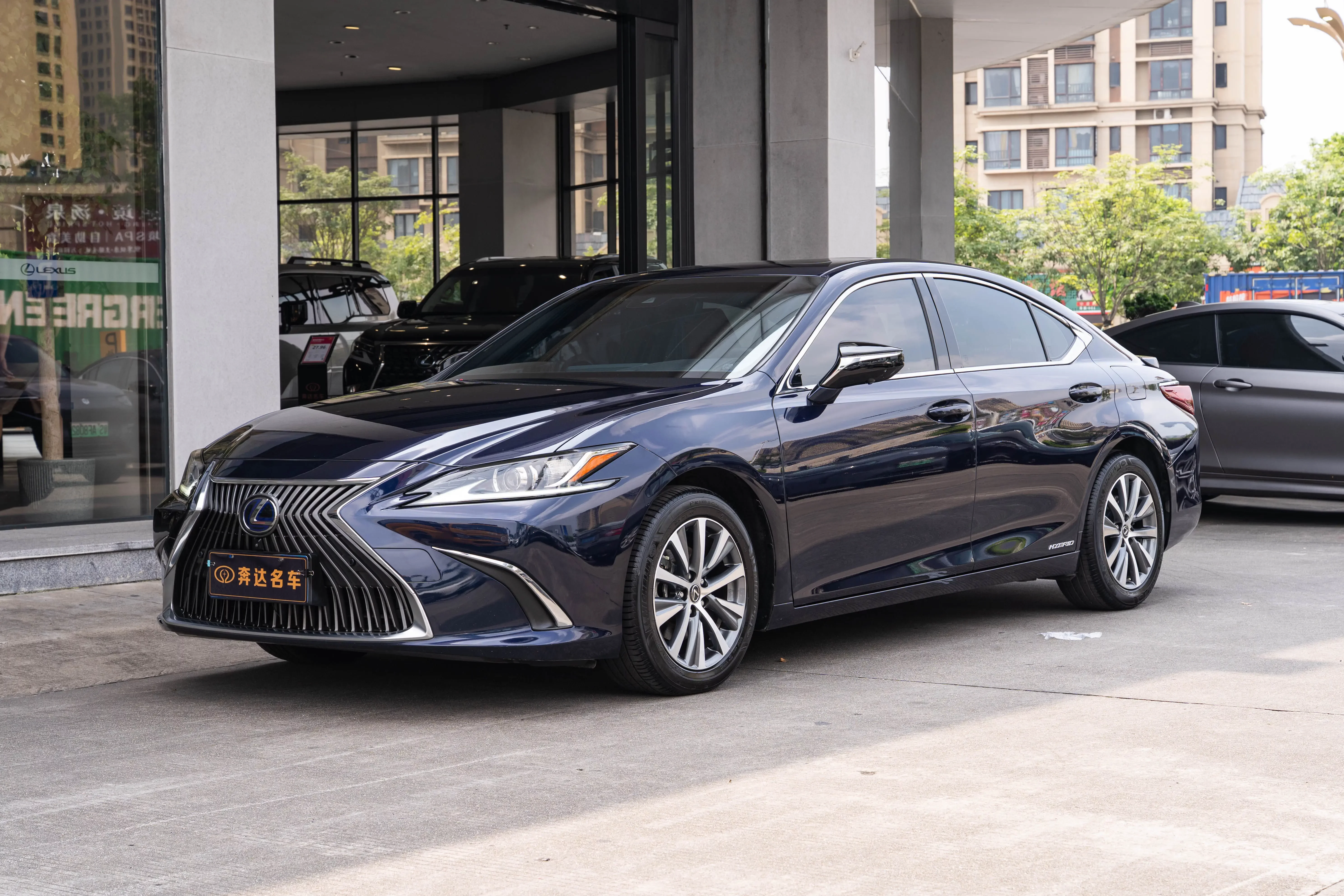Lexus ES