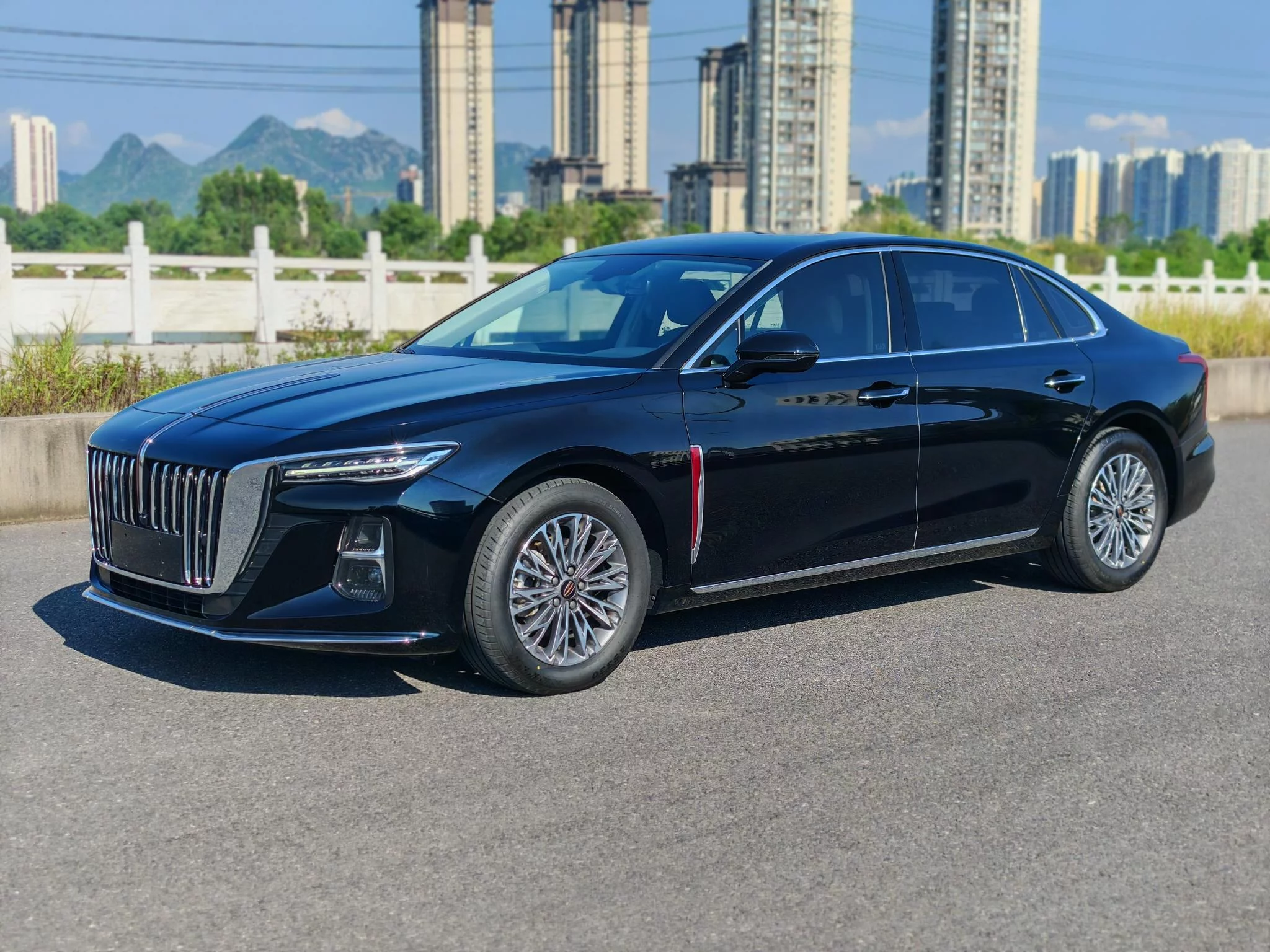 Hongqi H5