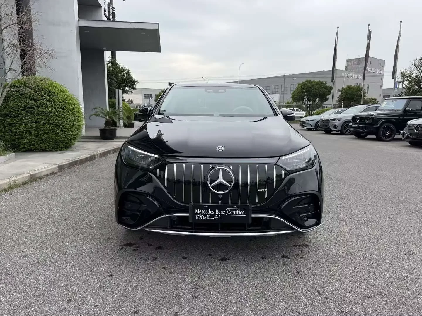 Mercedes-Benz EQE SUV