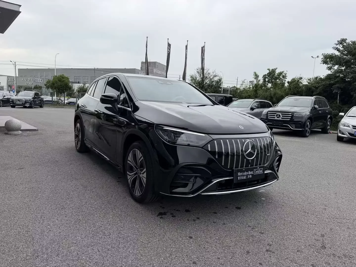 Mercedes-Benz EQE SUV