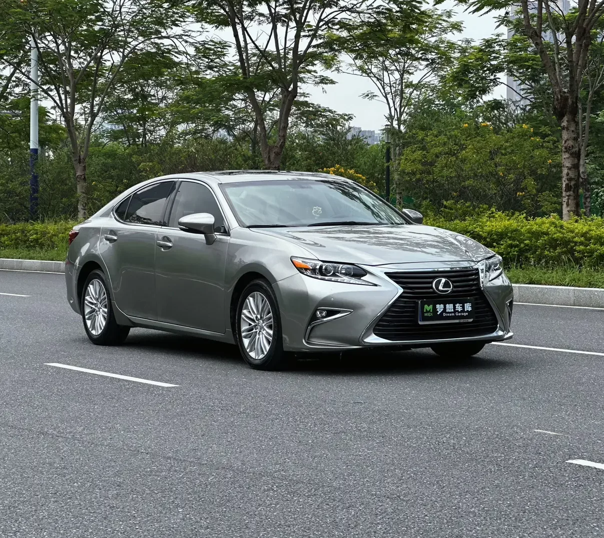Lexus ES