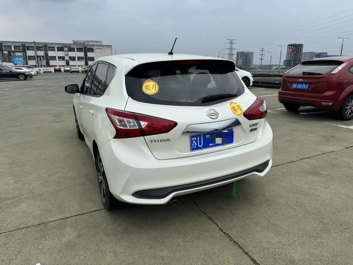 Nissan Tiida