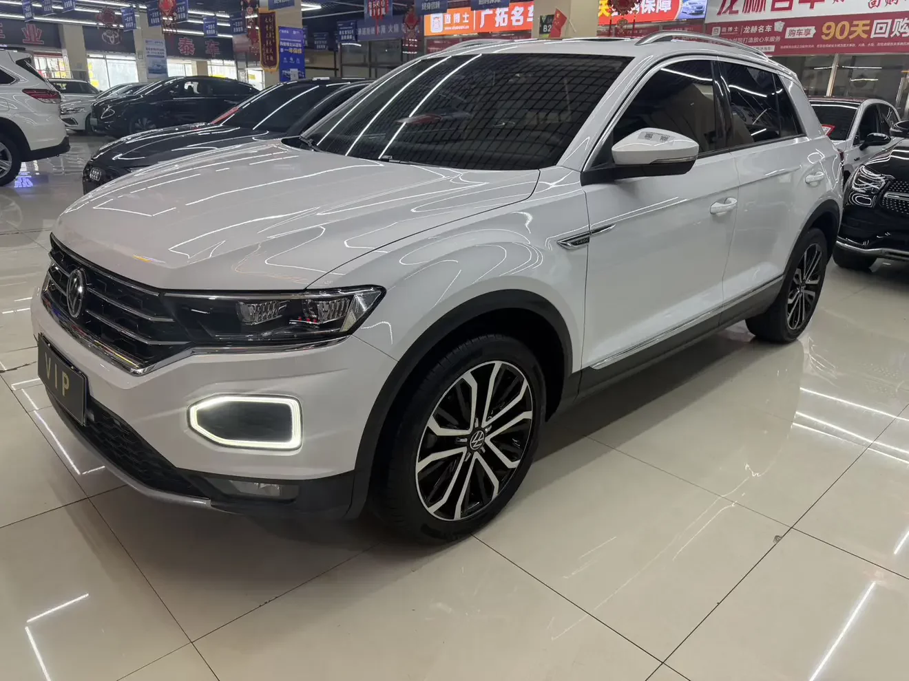 VOLKSWAGEN T-ROC
