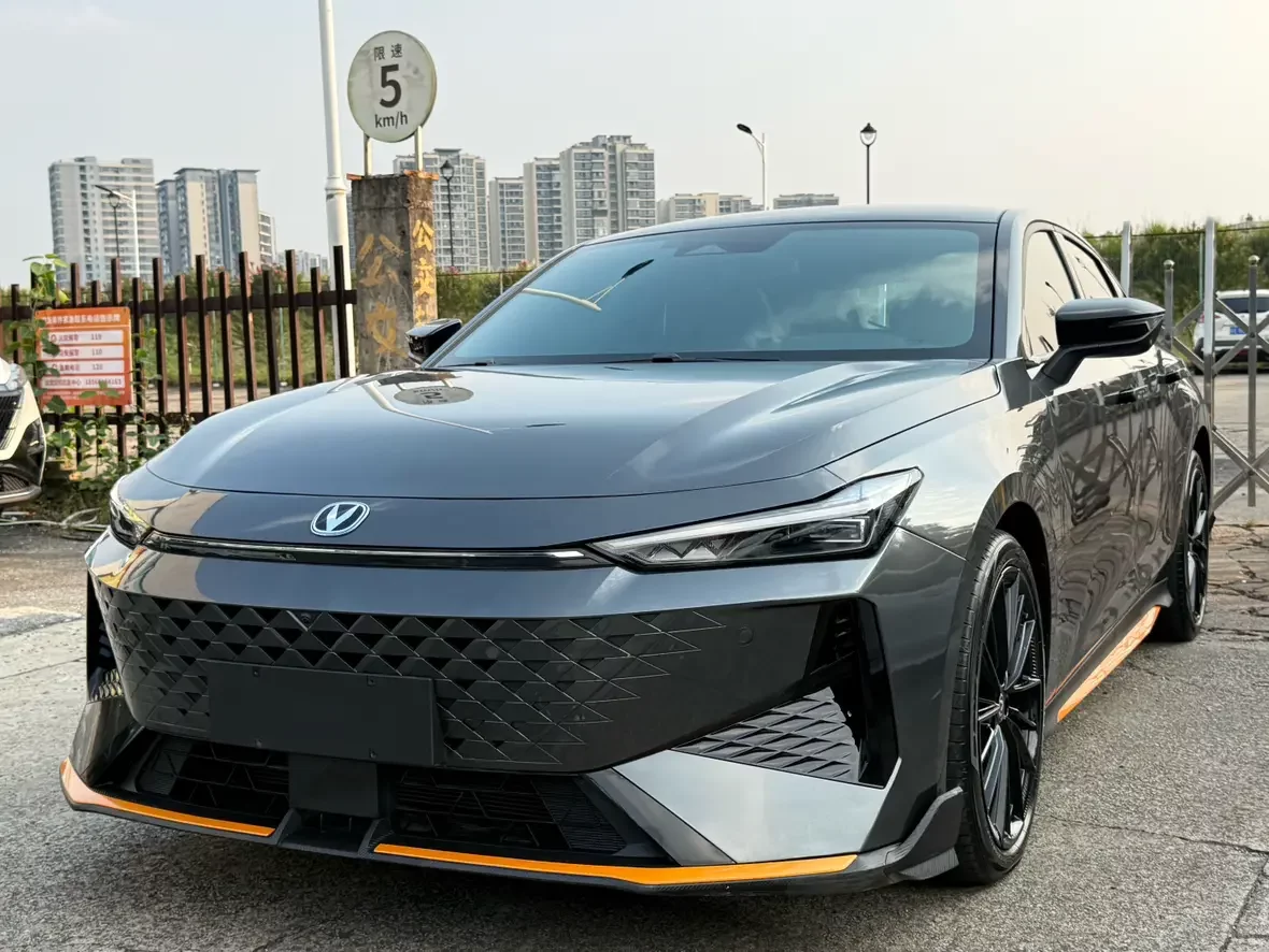 Changan UNI-V
