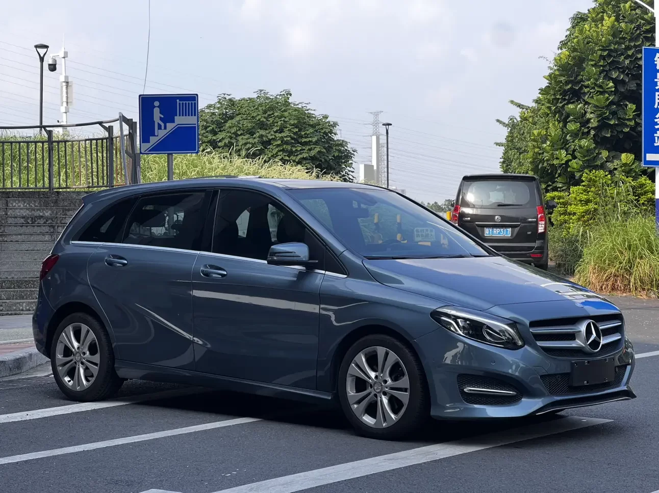 Mercedes-Benz B Class