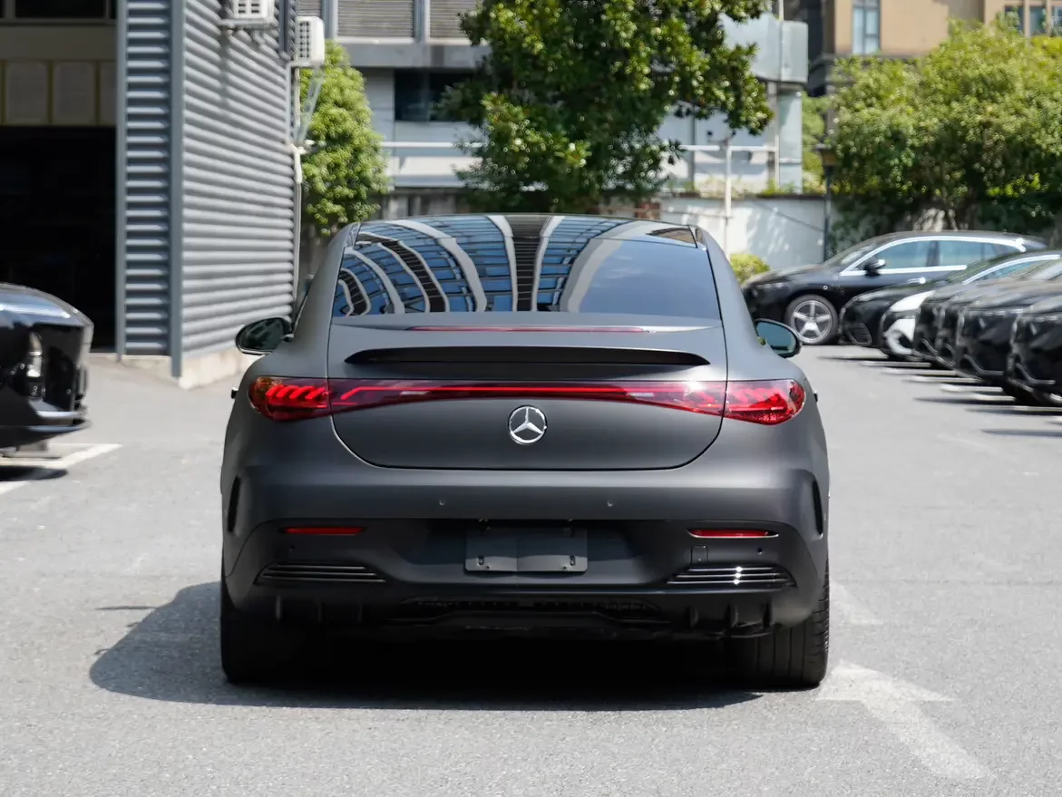 Mercedes-Benz EQE AMG
