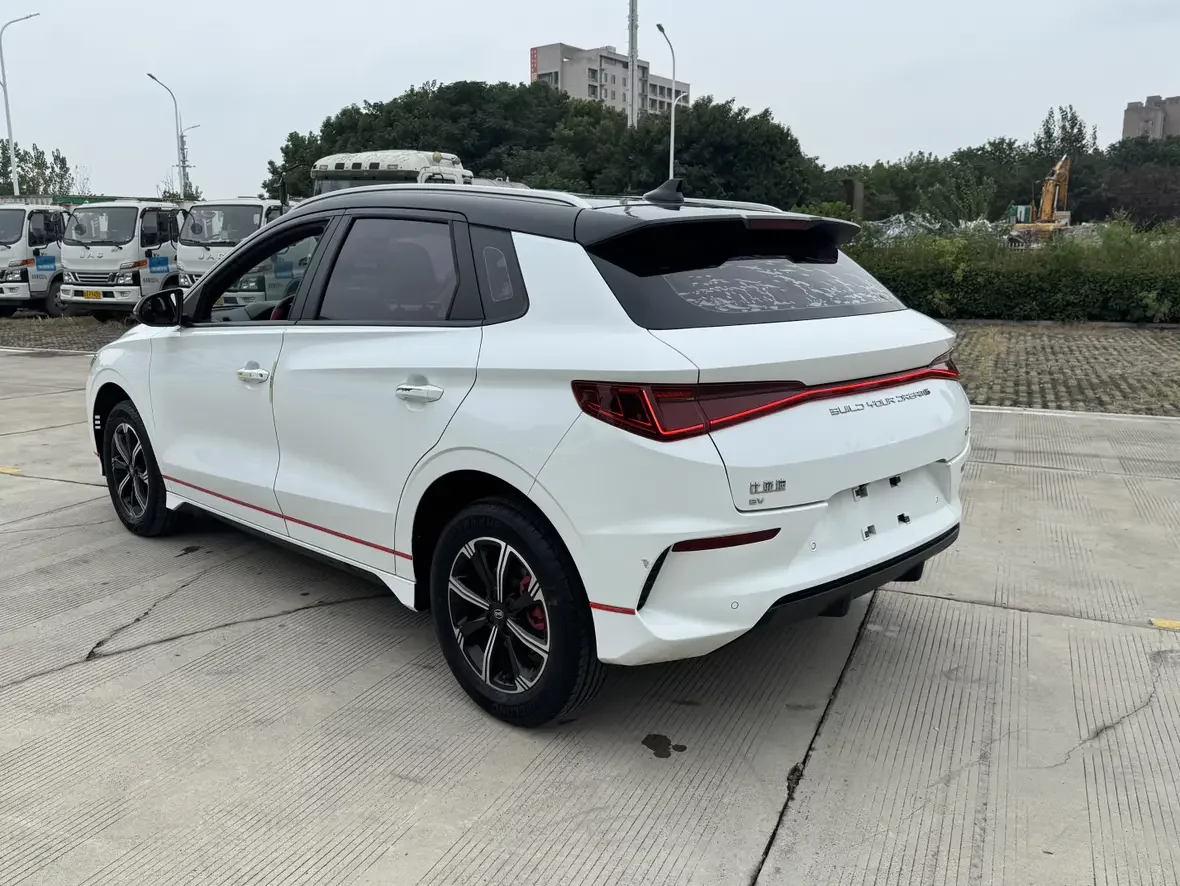 BYD e2