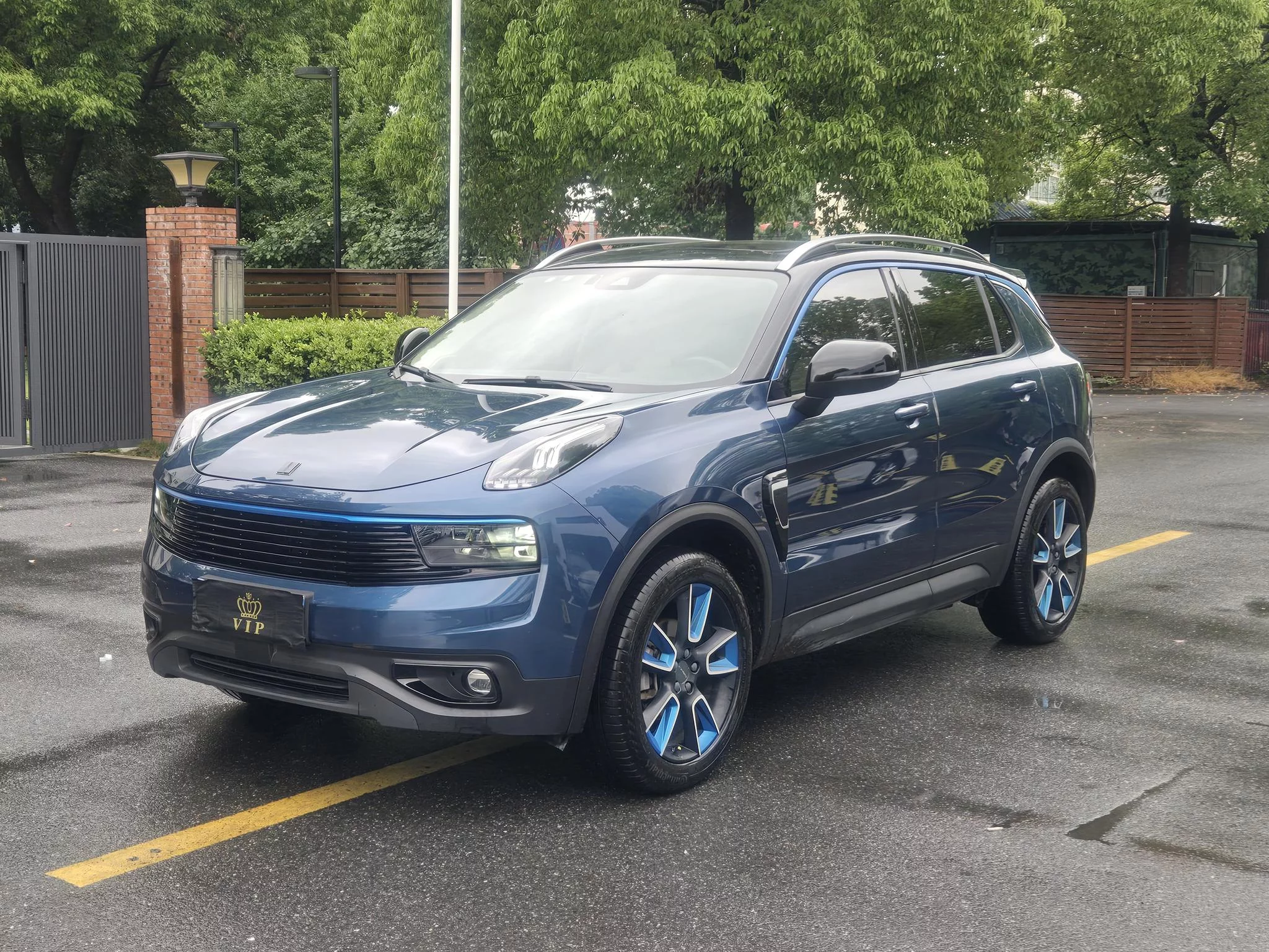 Lynk & Co 01