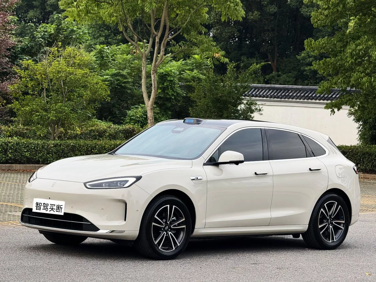AITO M5