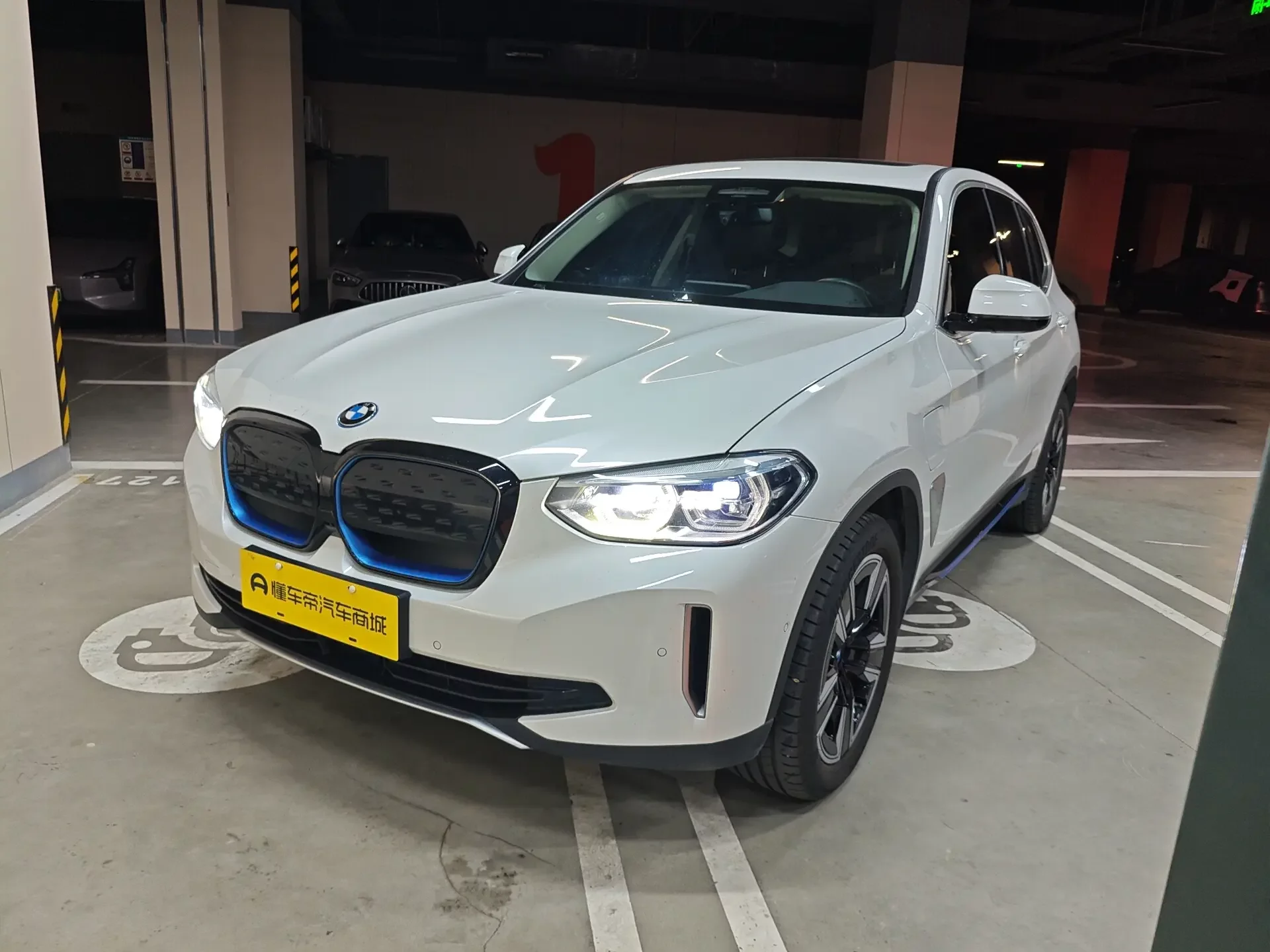 BMW iX3