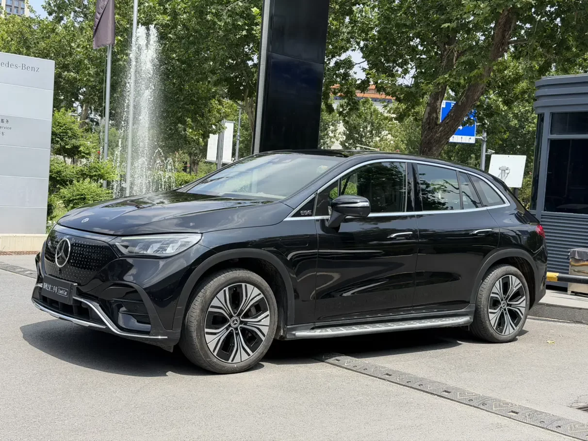 Mercedes-Benz EQE SUV
