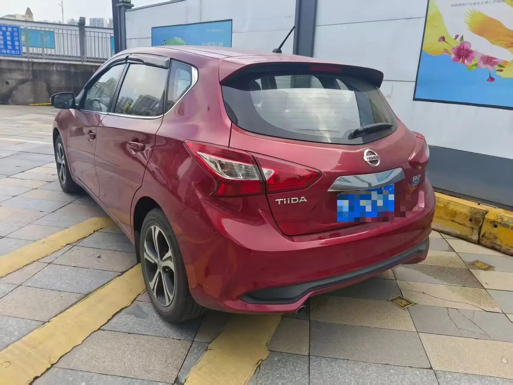 Nissan Tiida