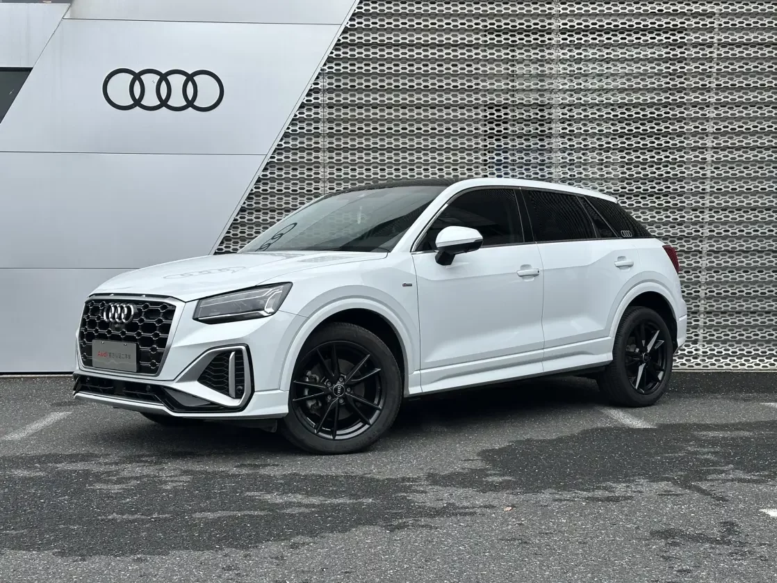 Audi Q2L