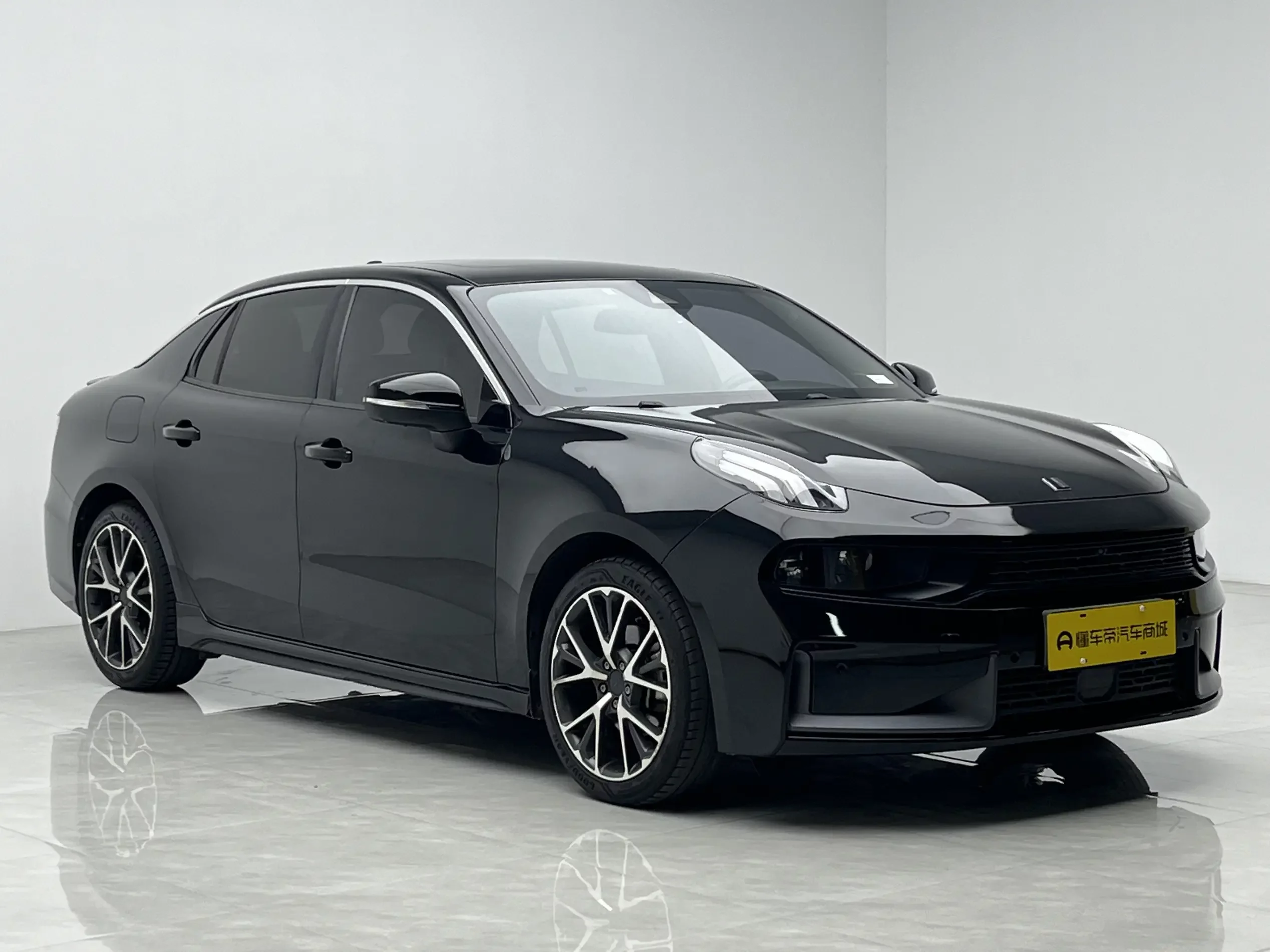 Lynk & Co 03