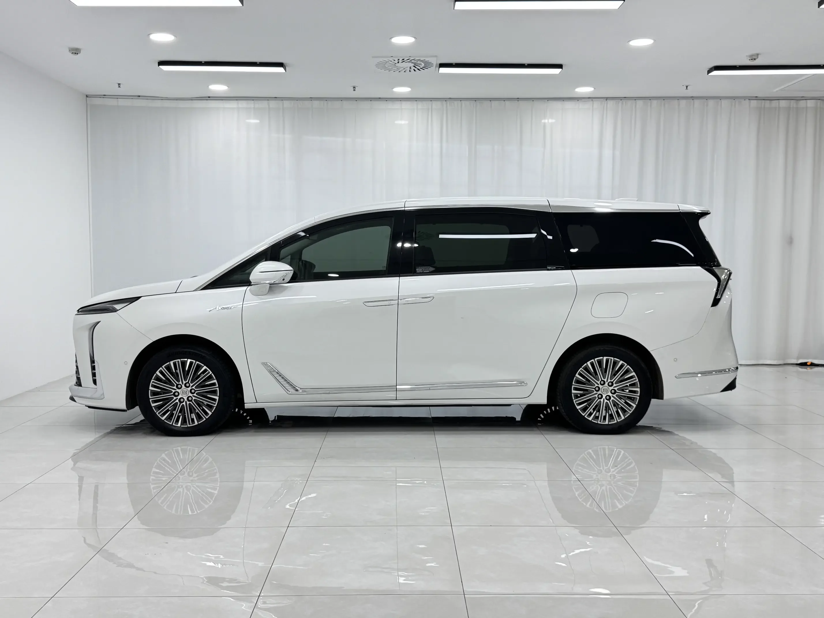 Buick GL8 PHEV