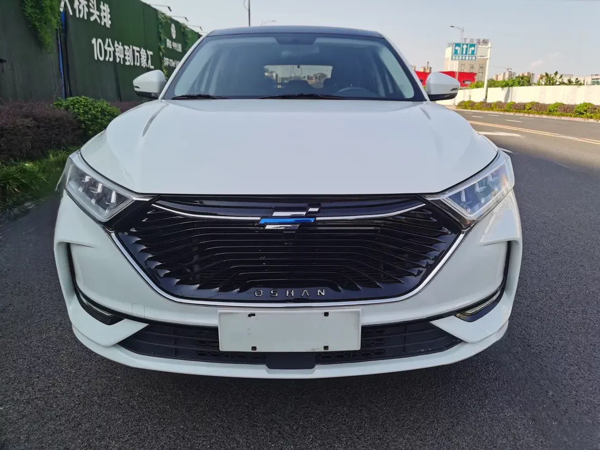 Oshan Changan Auchan X7