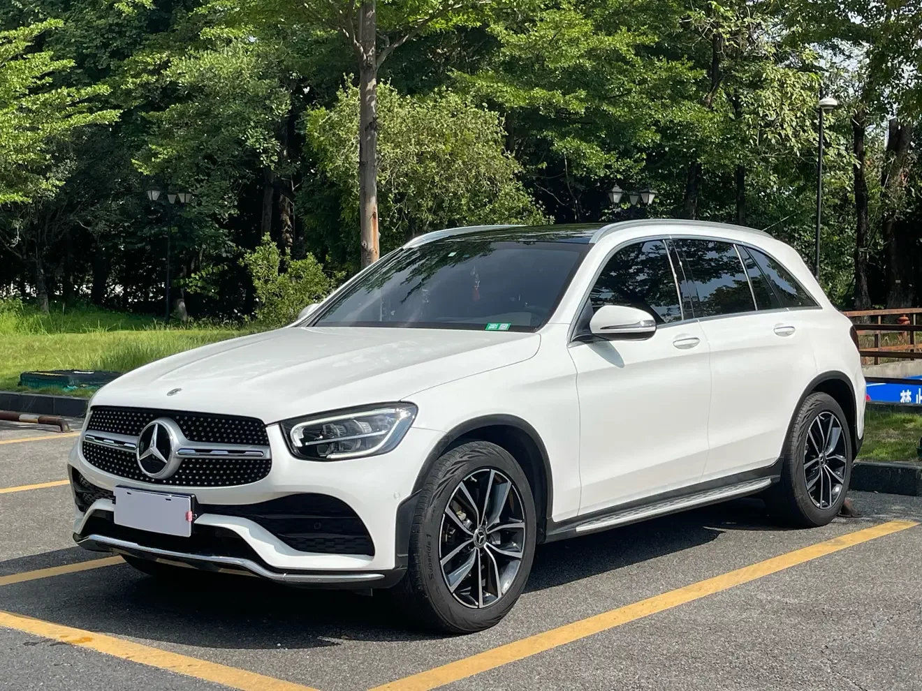 MERCEDES-BENZ GLC
