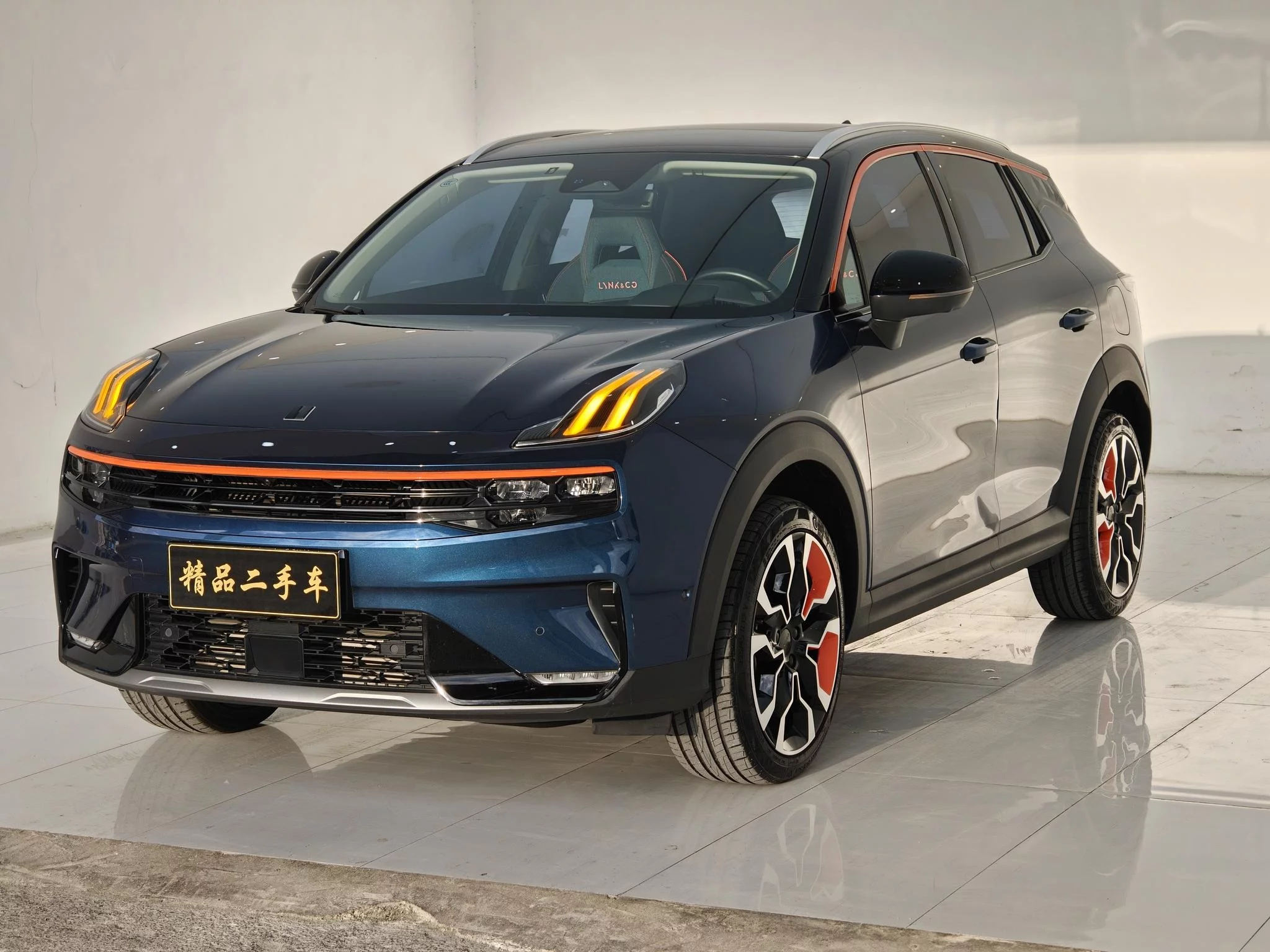 Lynk & Co 06